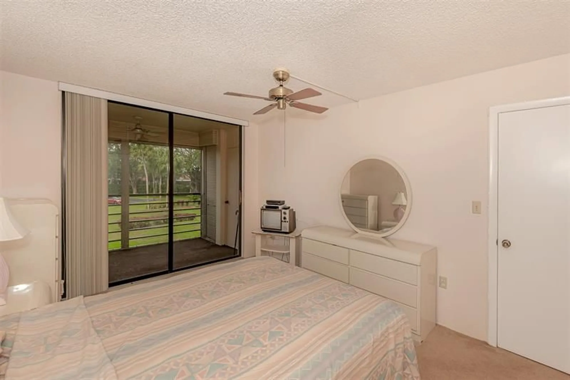 Property Slideshow image 23 of 30 | 1000 saint charles pl 220, Pembroke Pines, FL, 33026