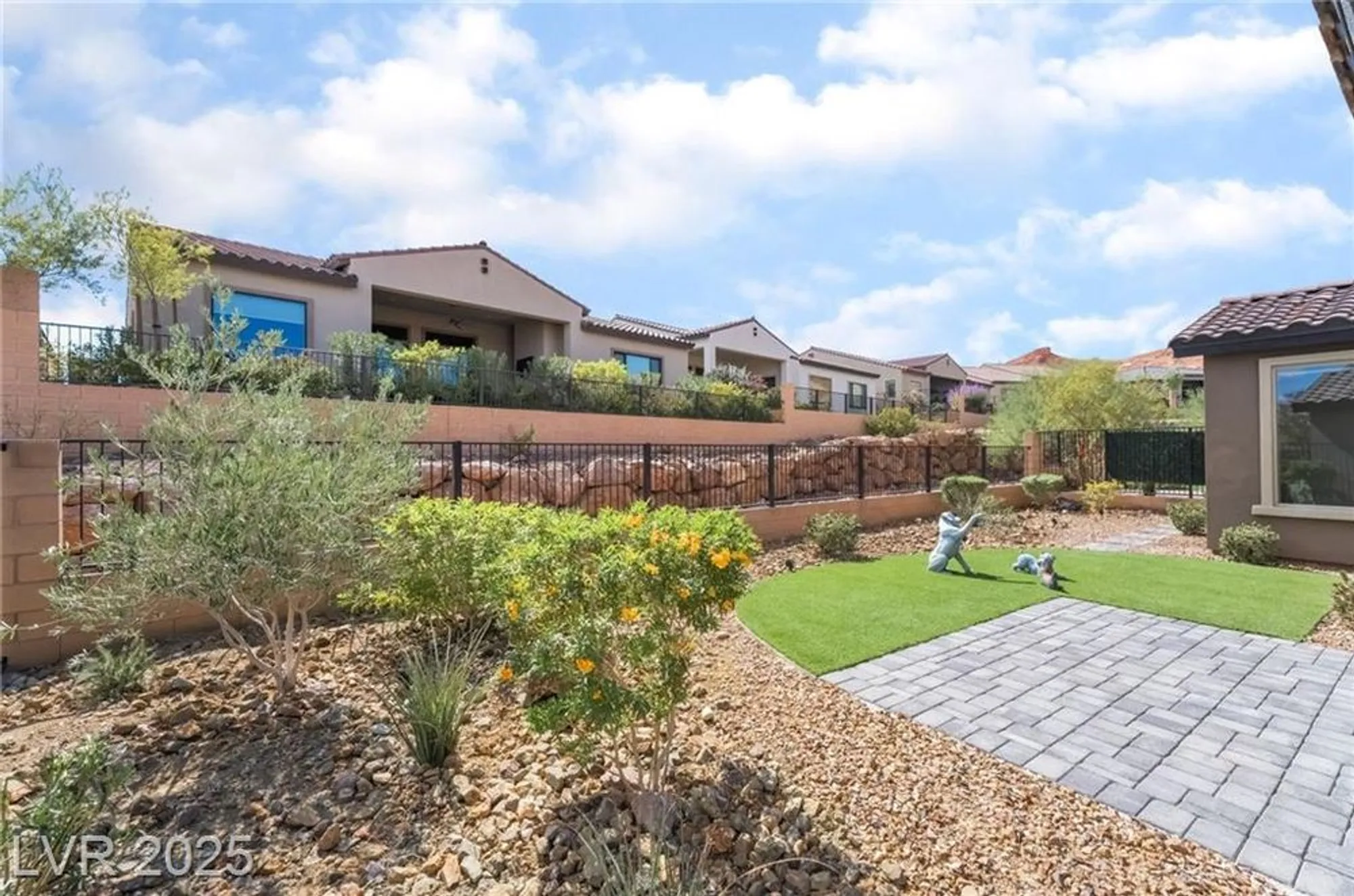 Property Slideshow image 34 of 44 | 15 arid crest ave, Henderson, NV, 89011