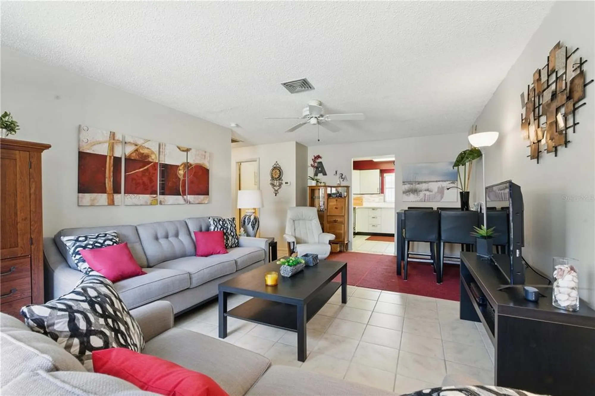 Property Slideshow image 10 of 36 | 858 cambridge ct # 858, Dunedin, FL, 34698