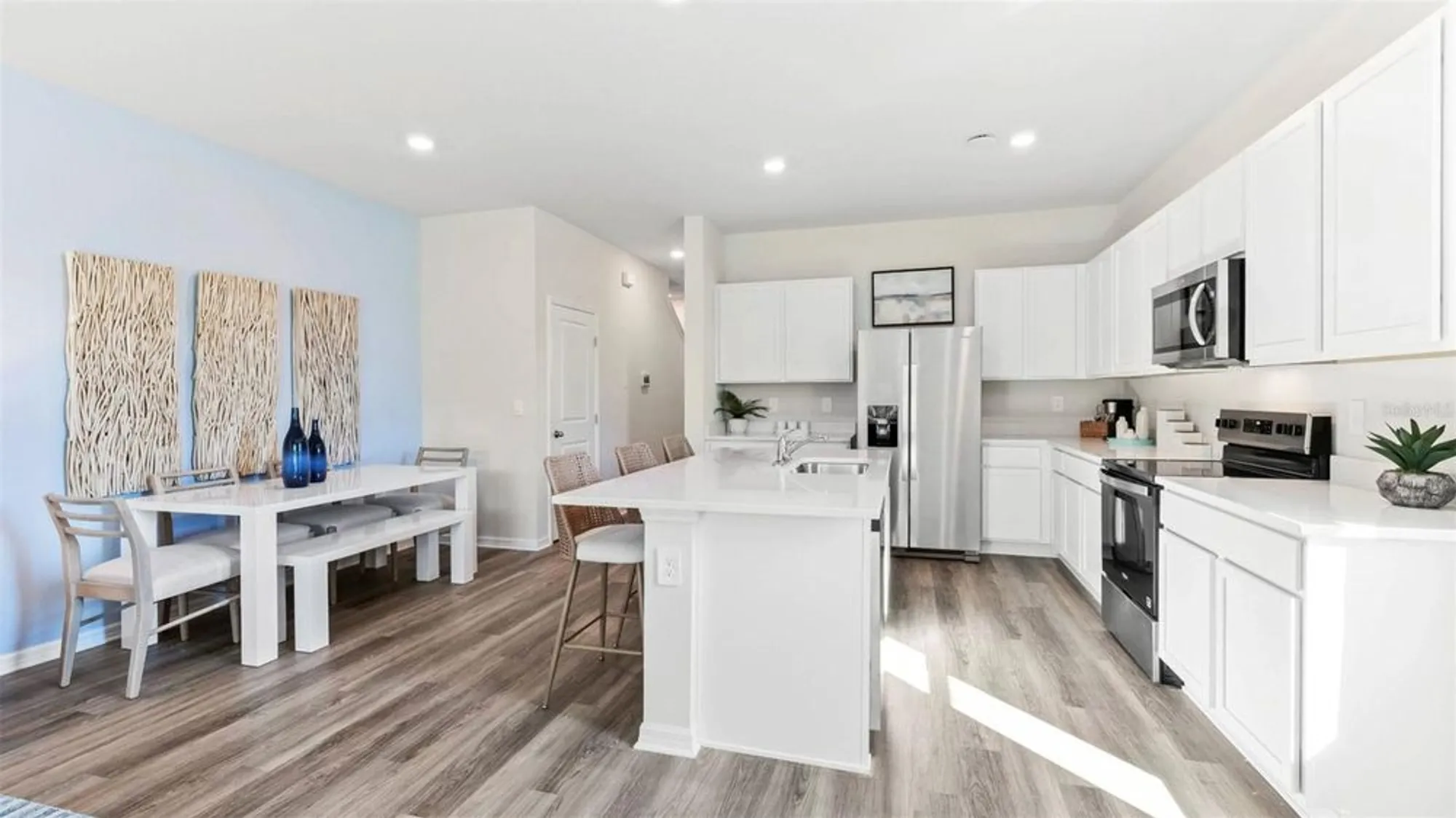 Property Slideshow image 10 of 21 | 1655 bay rd, Sarasota, FL, 34239