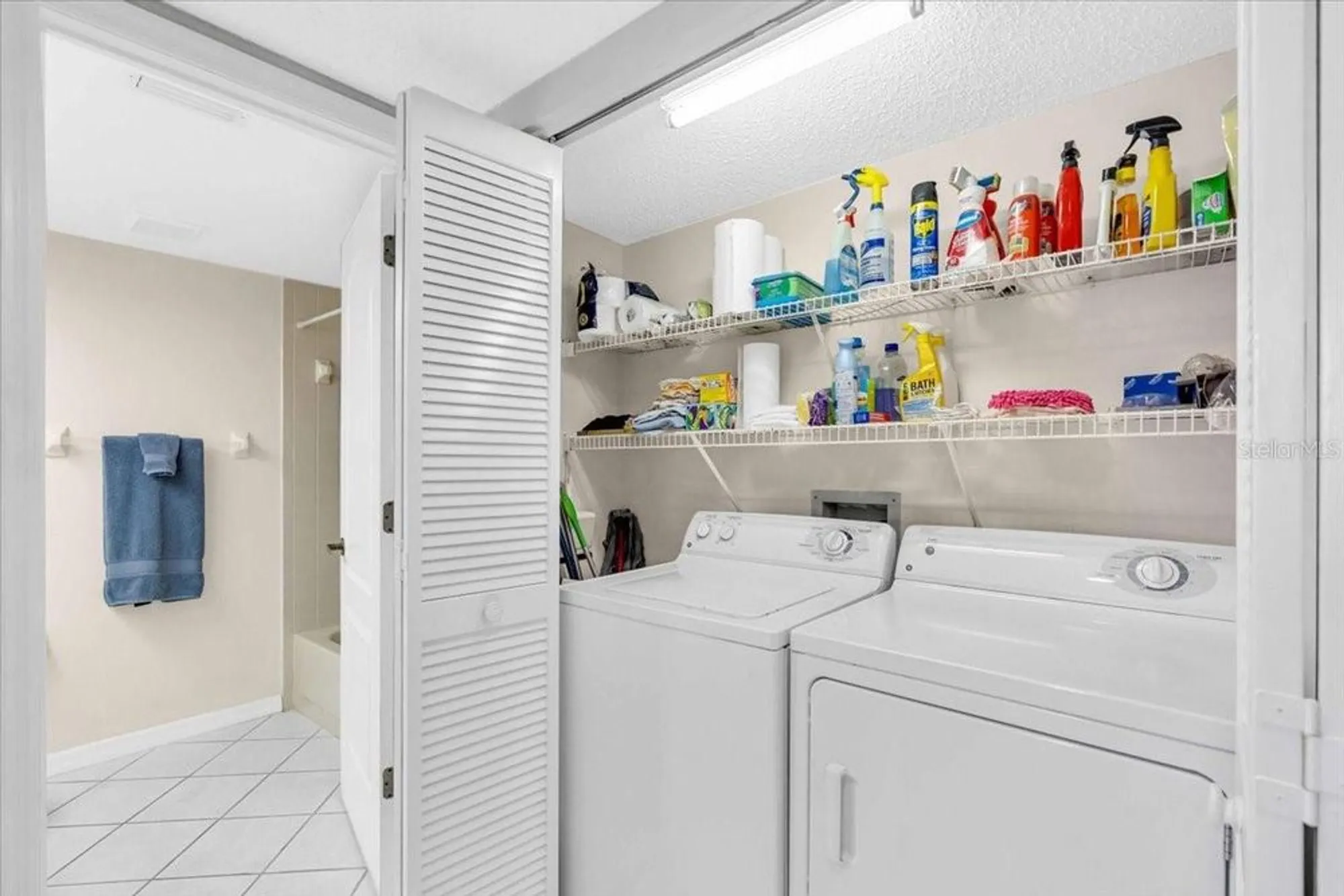 Property Slideshow image 16 of 55 | 6505 stone river rd 202, Bradenton, FL, 34203