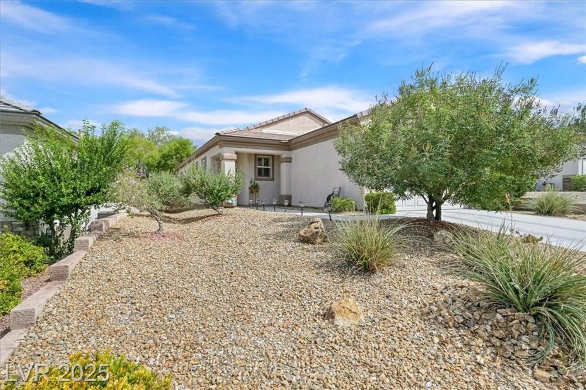Property Slideshow image 3 of 35 | 2526 crater rock st, Henderson, NV, 89044