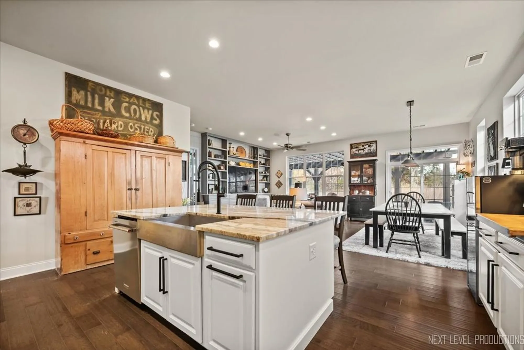 Property Slideshow image 12 of 31 | 3870 crooked creek dr, Elgin, IL, 60124