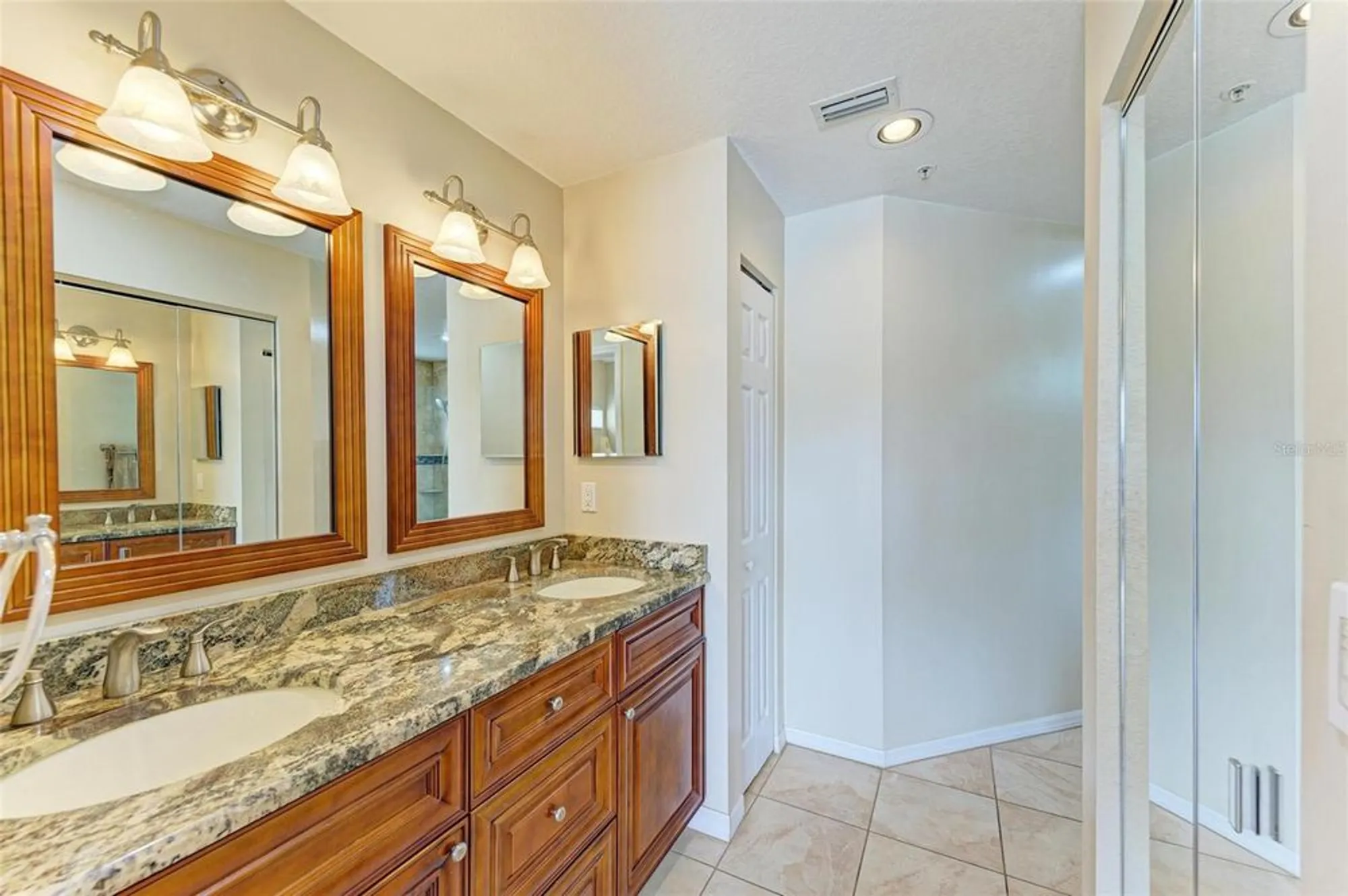 Property Slideshow image 20 of 35 | 6620 pineview ter, Bradenton, FL, 34203