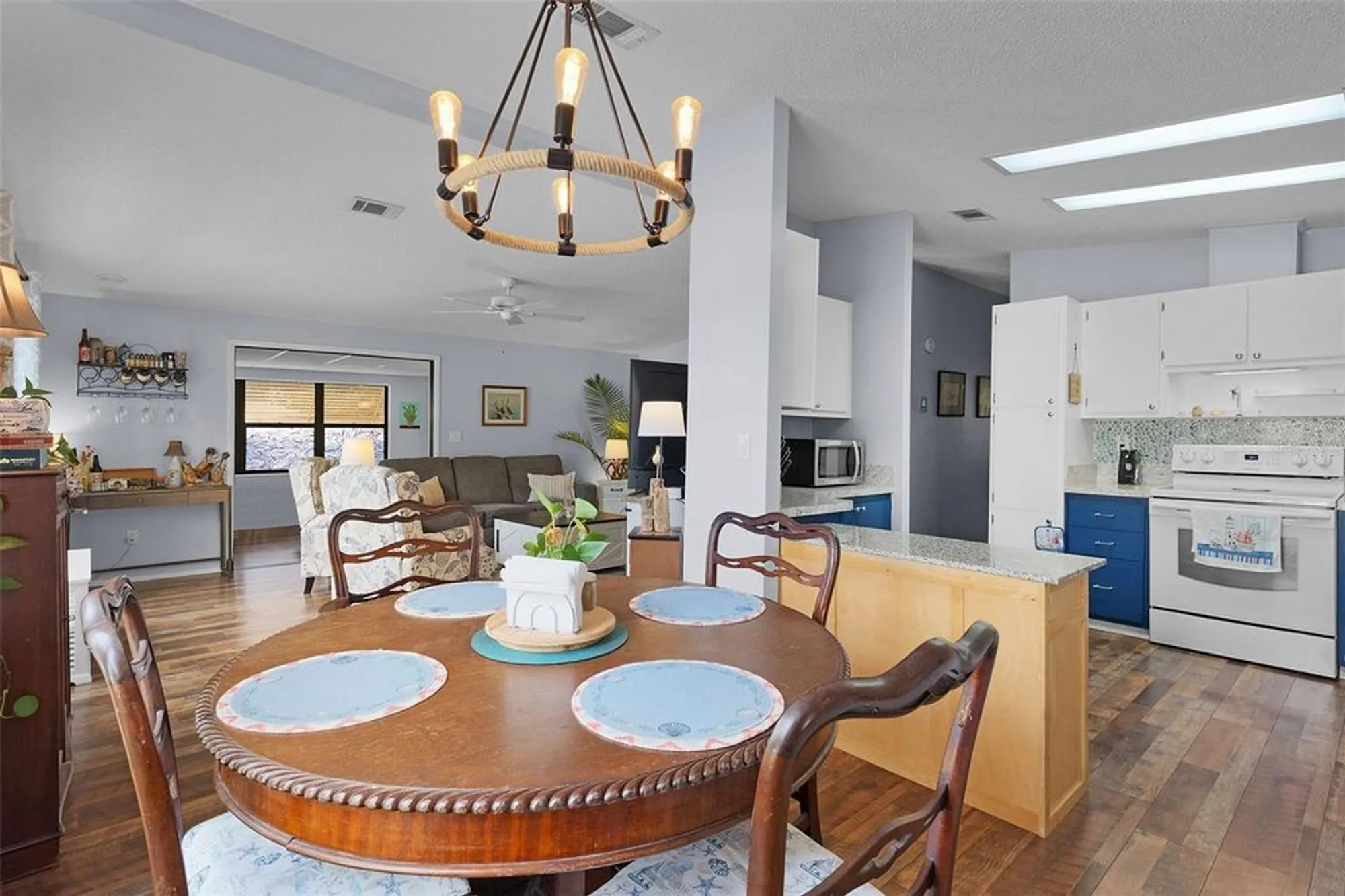 Property Slideshow image 12 of 42 | 1717 palm aire dr, Lady Lake, FL, 32159