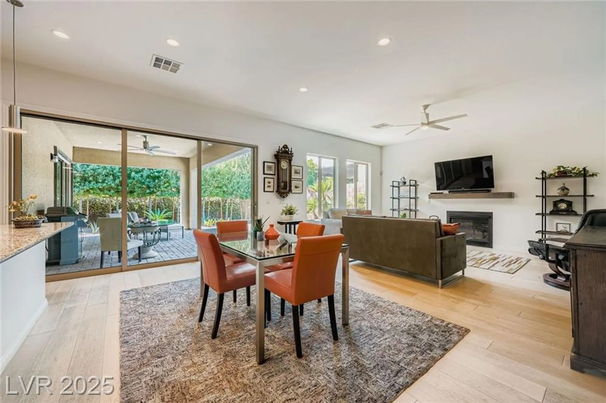 Property Slideshow image 9 of 45 | 9889 gemstone sunset ave, Las Vegas, NV, 89148