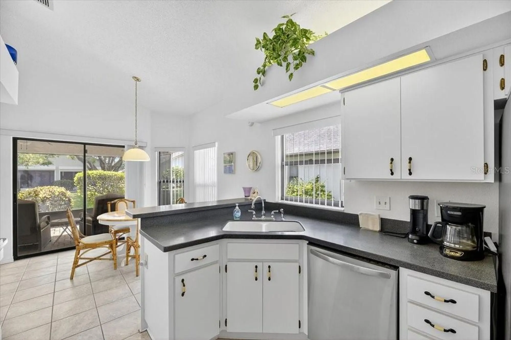 Property Slideshow image 12 of 54 | 1828 e del webb blvd, Sun City Center, FL, 33573