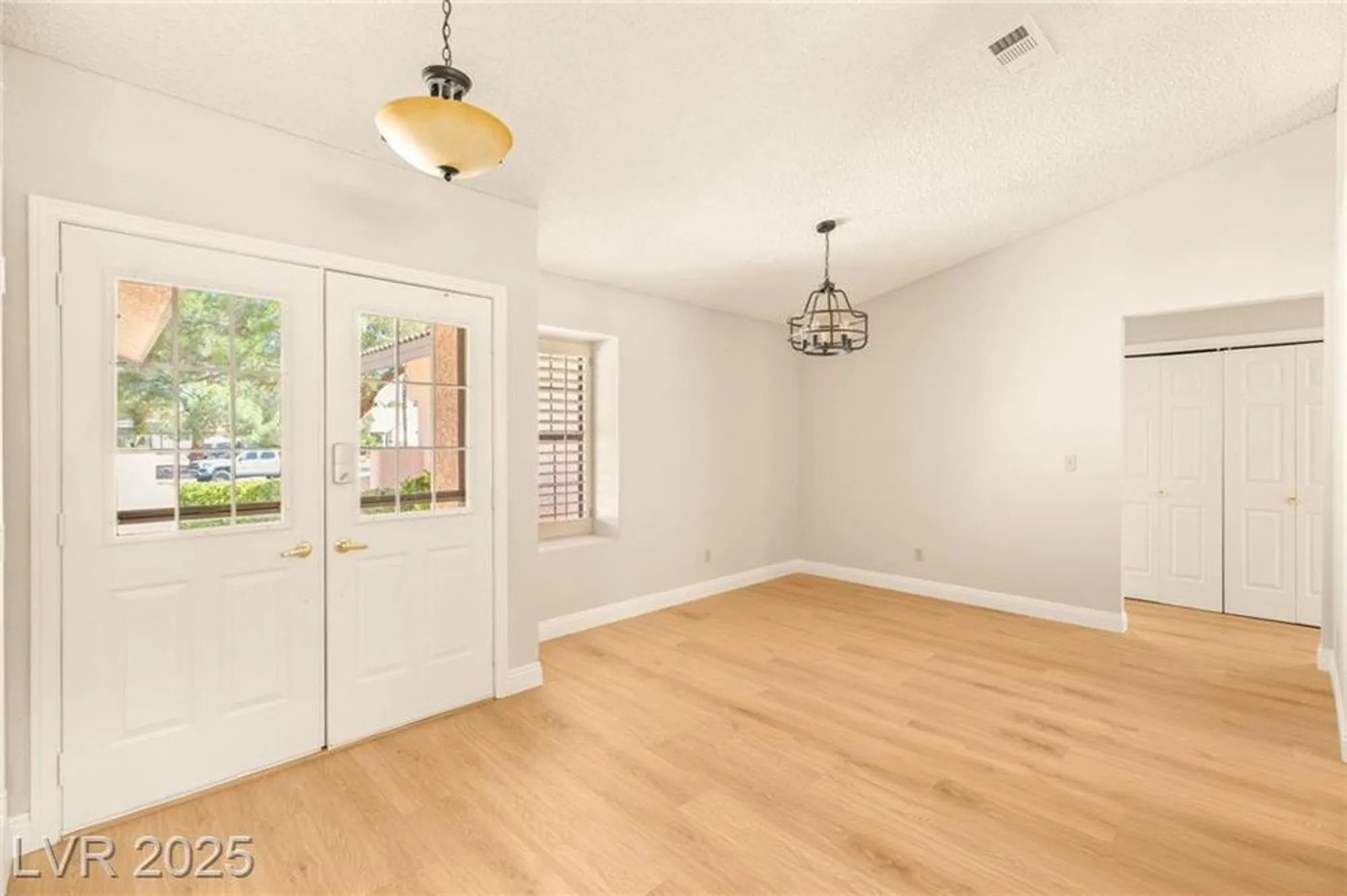 Property Slideshow image 8 of 40 | 5605 bay shore cir, Las Vegas, NV, 89130