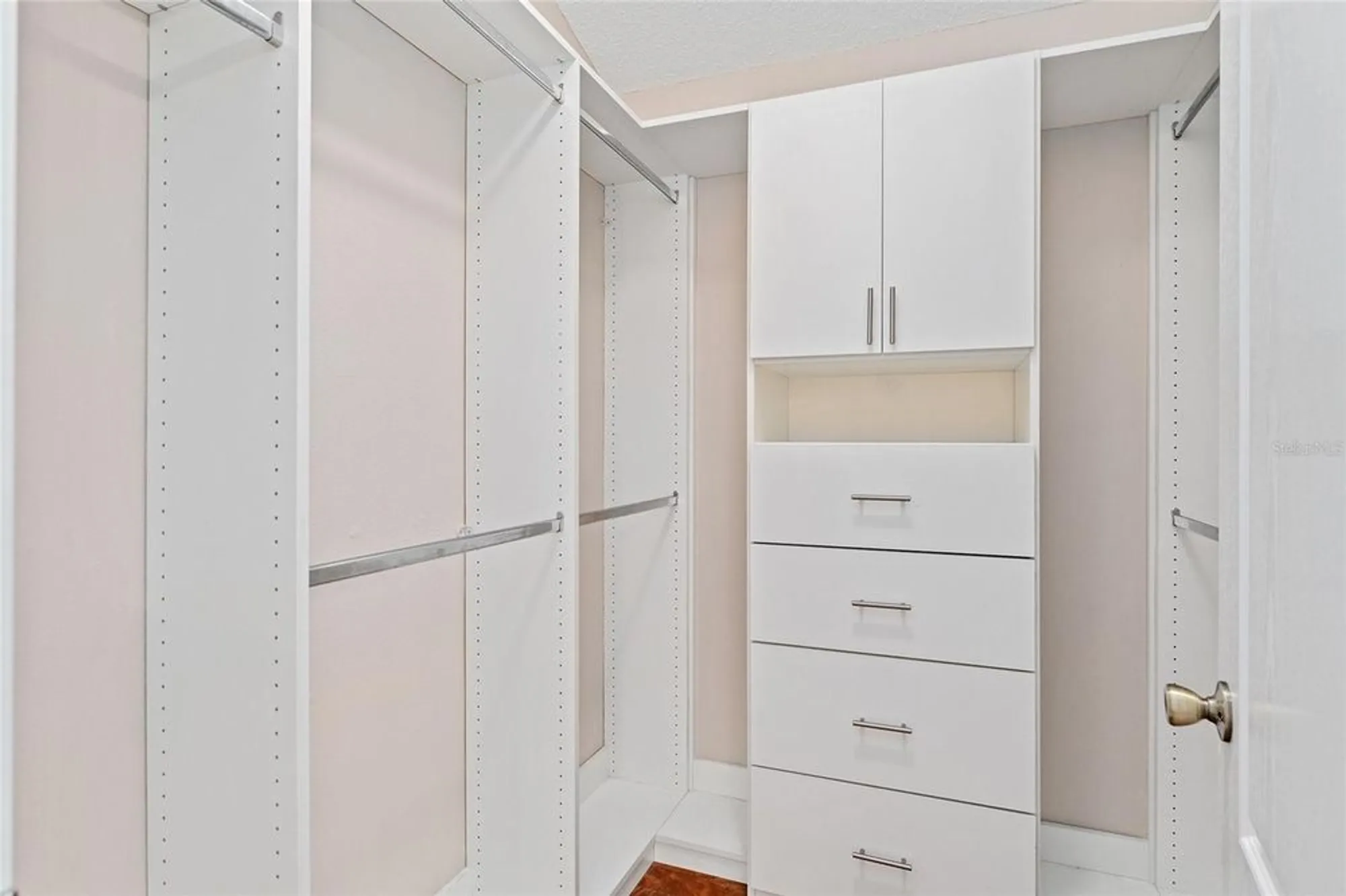 Property Slideshow image 35 of 50 | 2461 merida cir, The Villages, FL, 32162