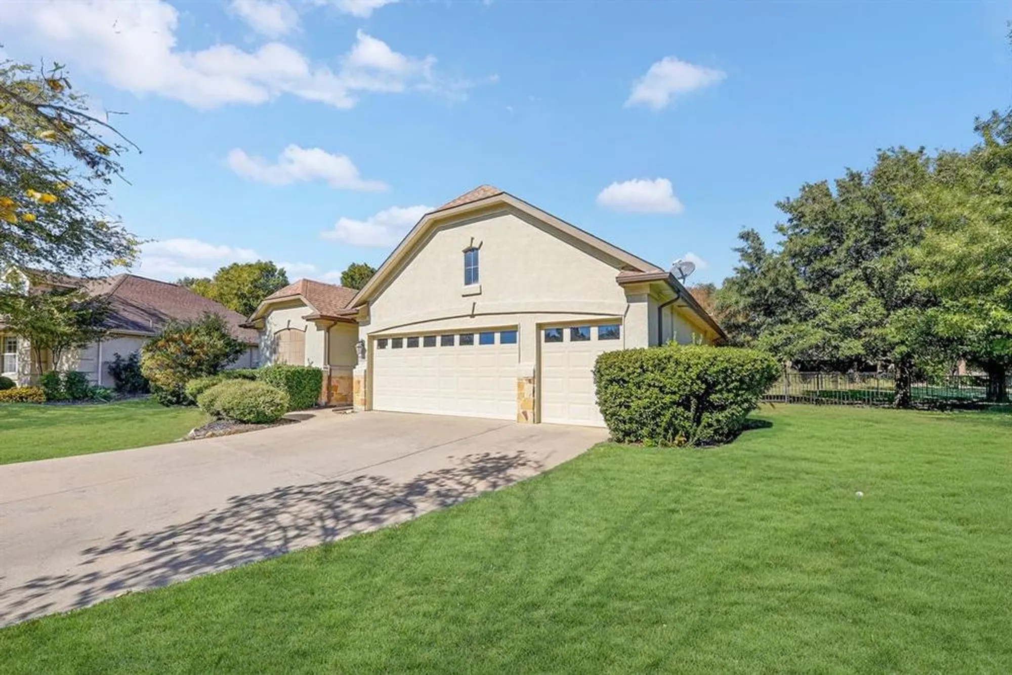 Property Slideshow image 3 of 27 | 9600 rosewood dr, Denton, TX, 76207