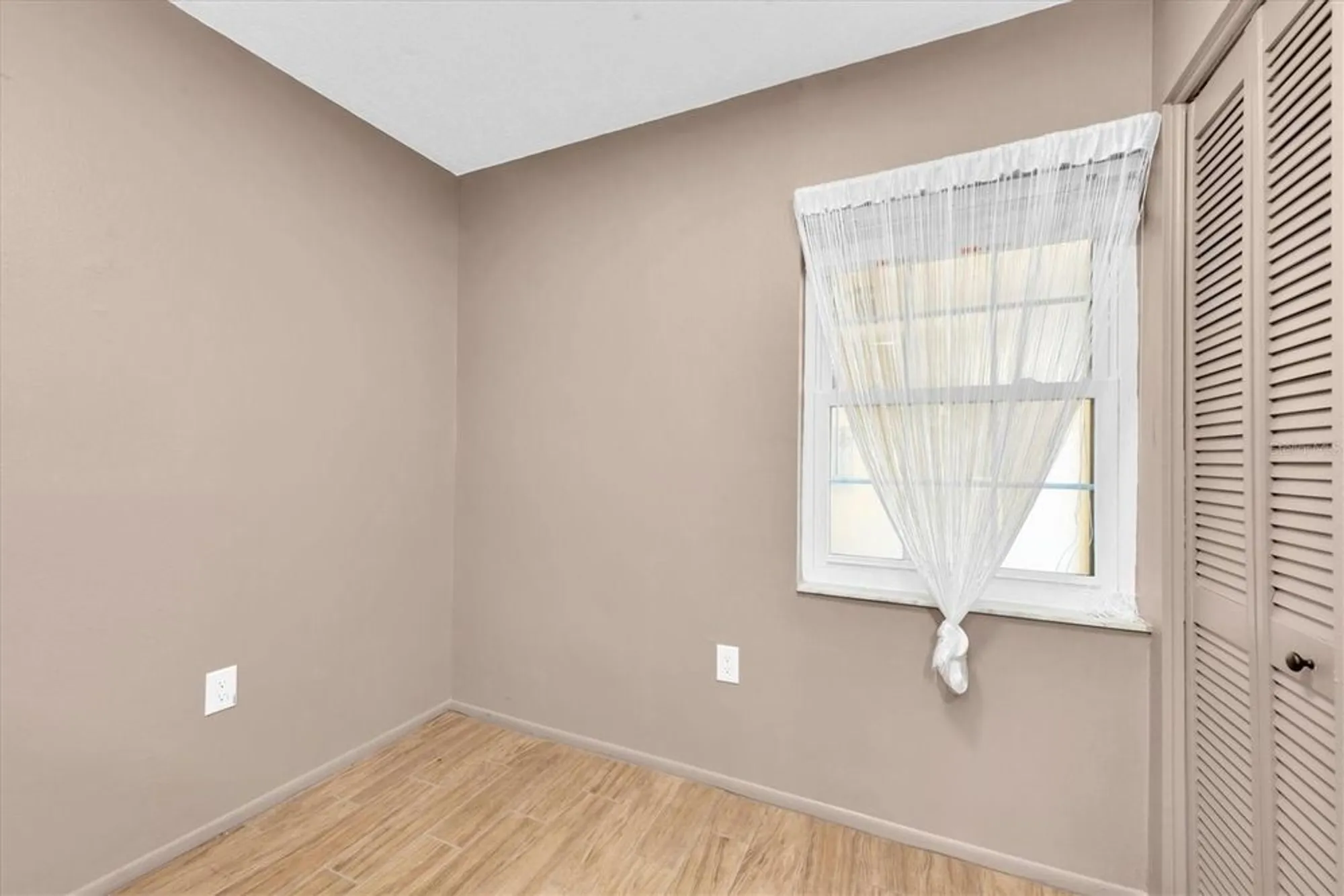 Property Slideshow image 19 of 25 | 19029 us highway 19 n apt 26-304, Clearwater, FL, 33764