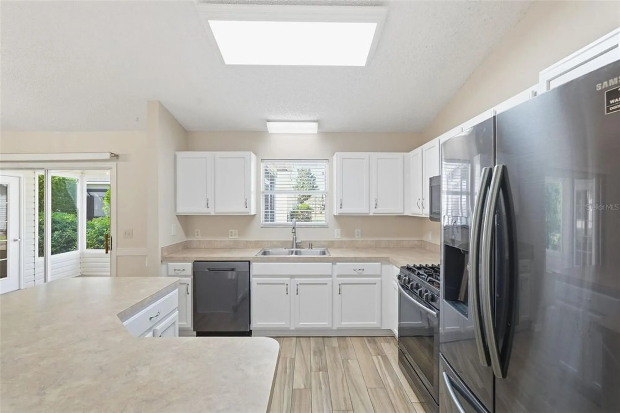 Property Slideshow image 19 of 69 | 17985 se 92nd amory ave, The Villages, FL, 32162