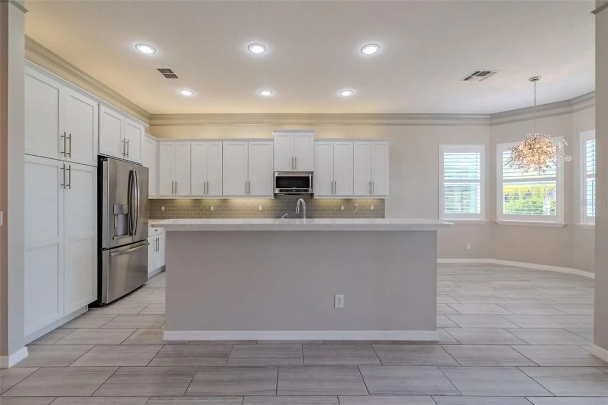 Property Slideshow image 32 of 100 | 16106 cedar key dr, Wimauma, FL, 33598