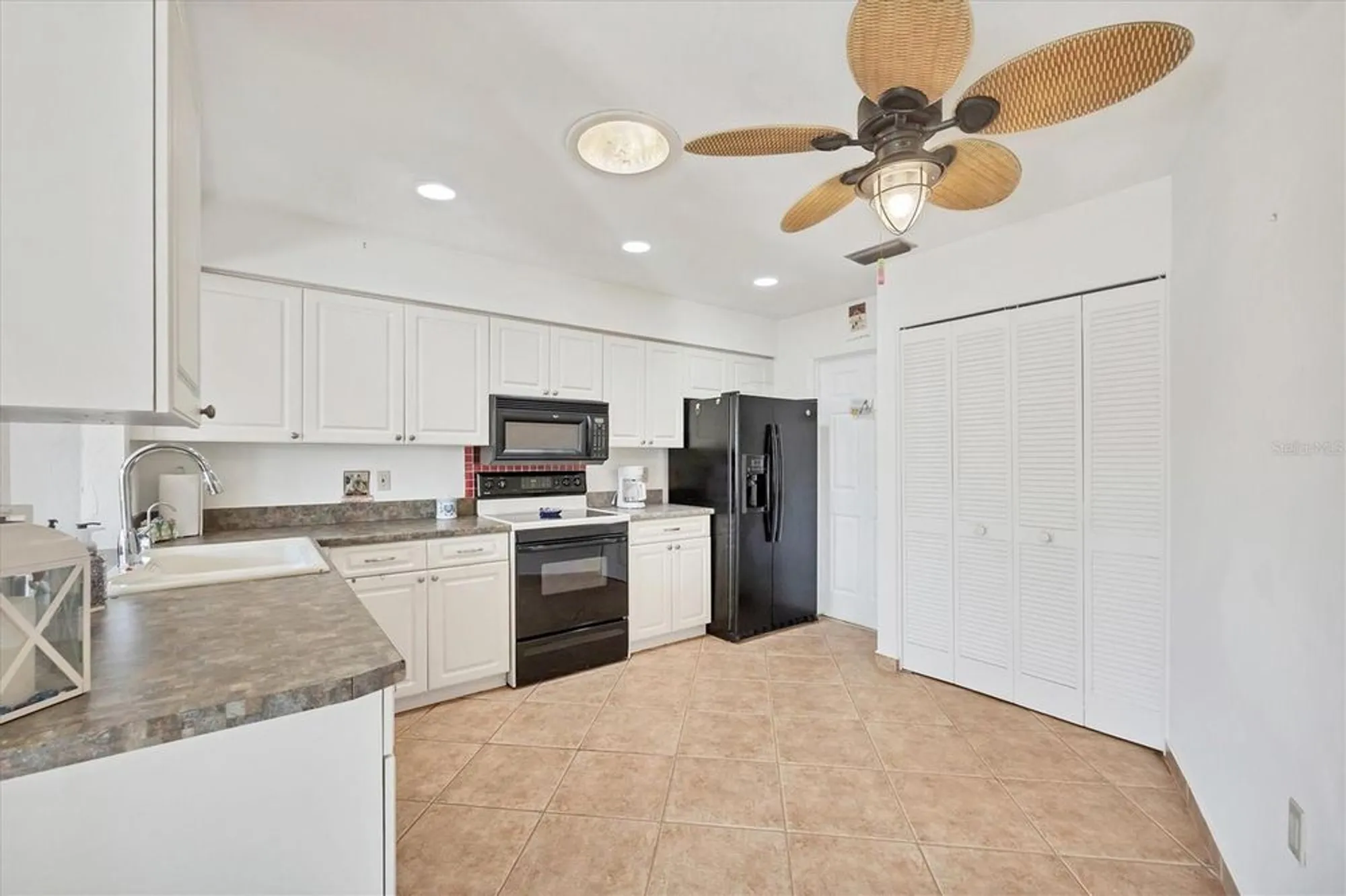 Property Slideshow image 17 of 64 | 603 chestnut ln # 90, Englewood, FL, 34223