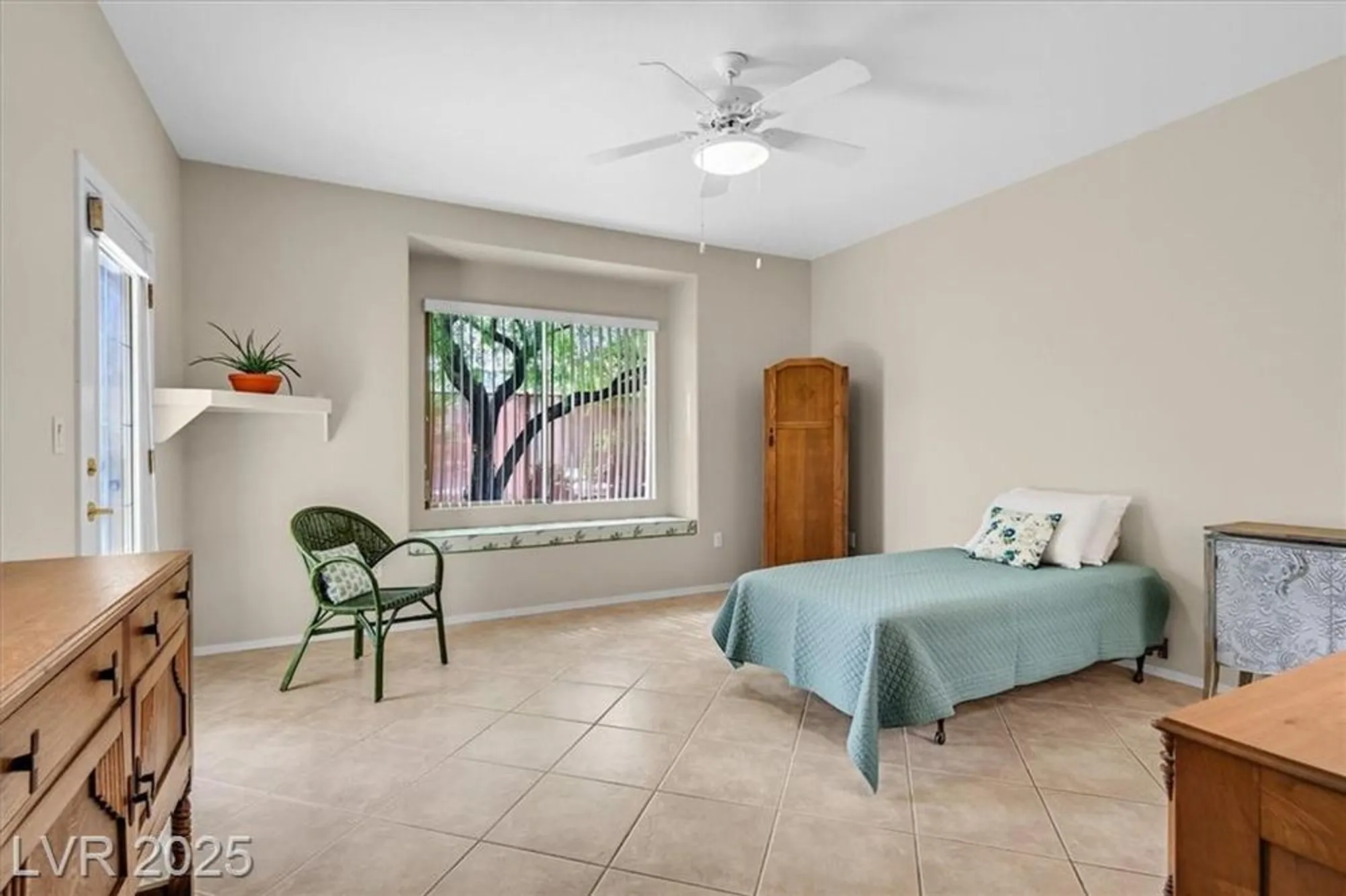 Property Slideshow image 13 of 40 | 2191 indigo creek ave, Henderson, NV, 89012