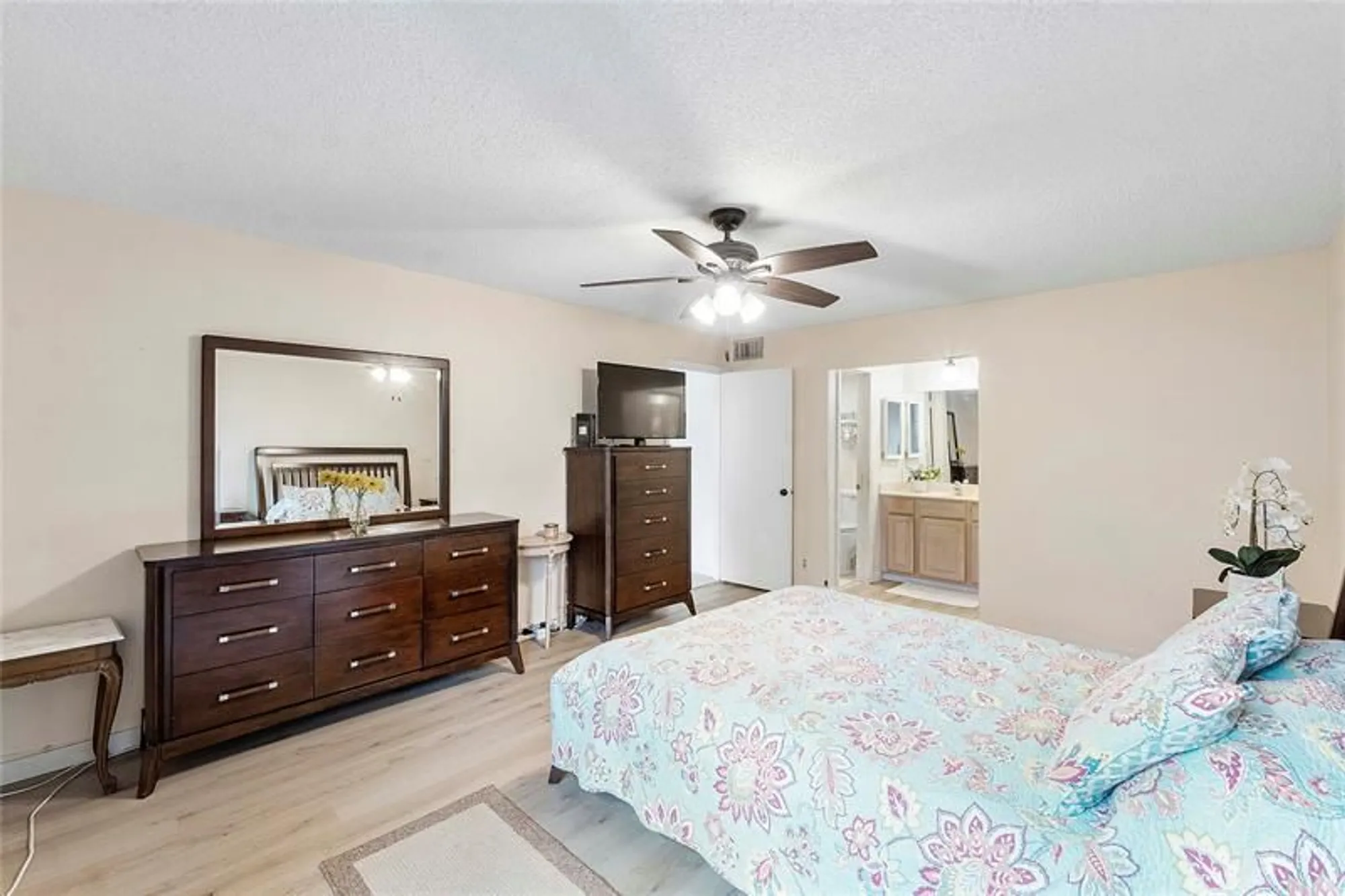 Property Slideshow image 15 of 31 | 3776 inverrary blvd, Lauderhill, FL, 33319