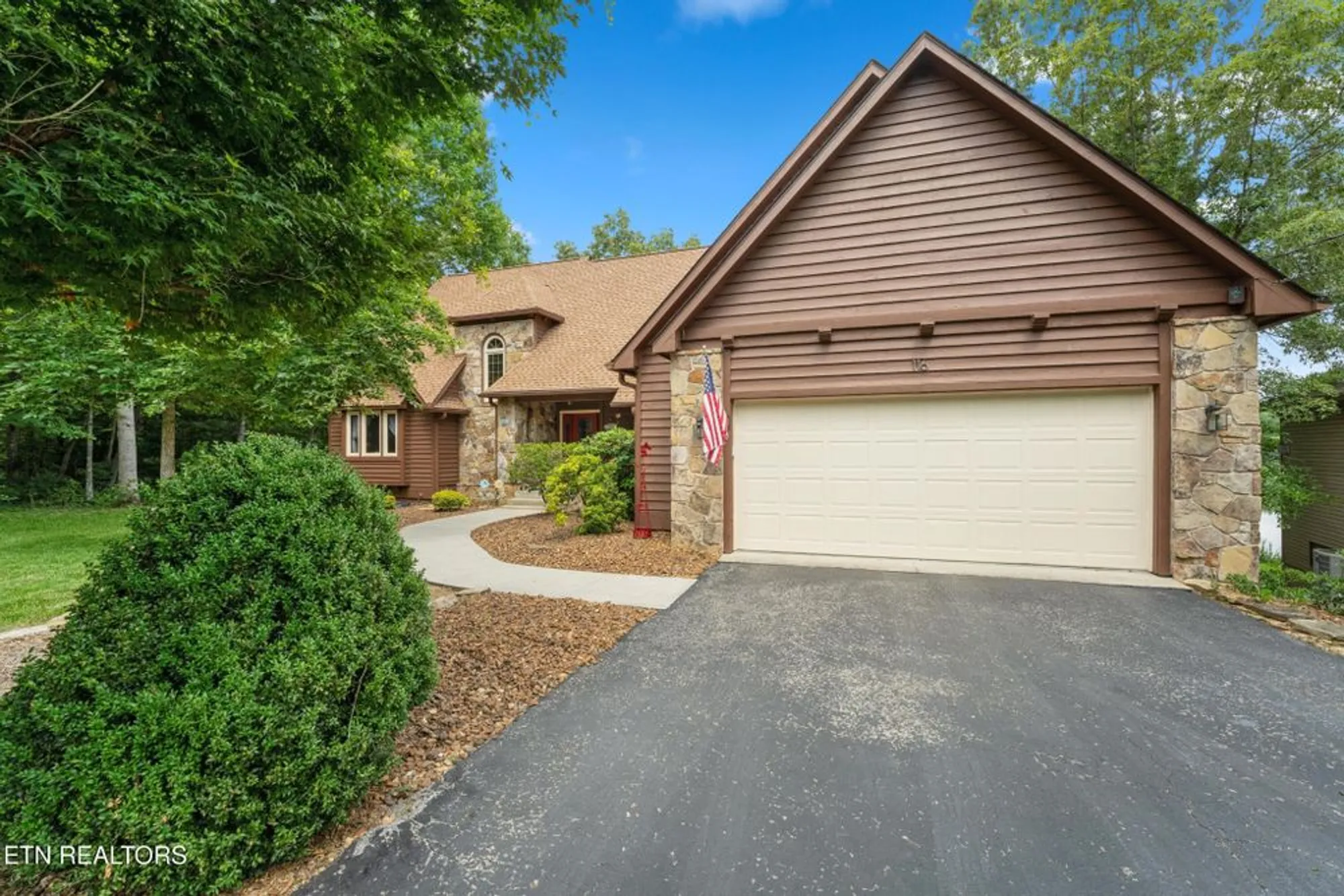 Property Slideshow image 2 of 52 | 116 knollwood ln, Crossville, TN, 38558