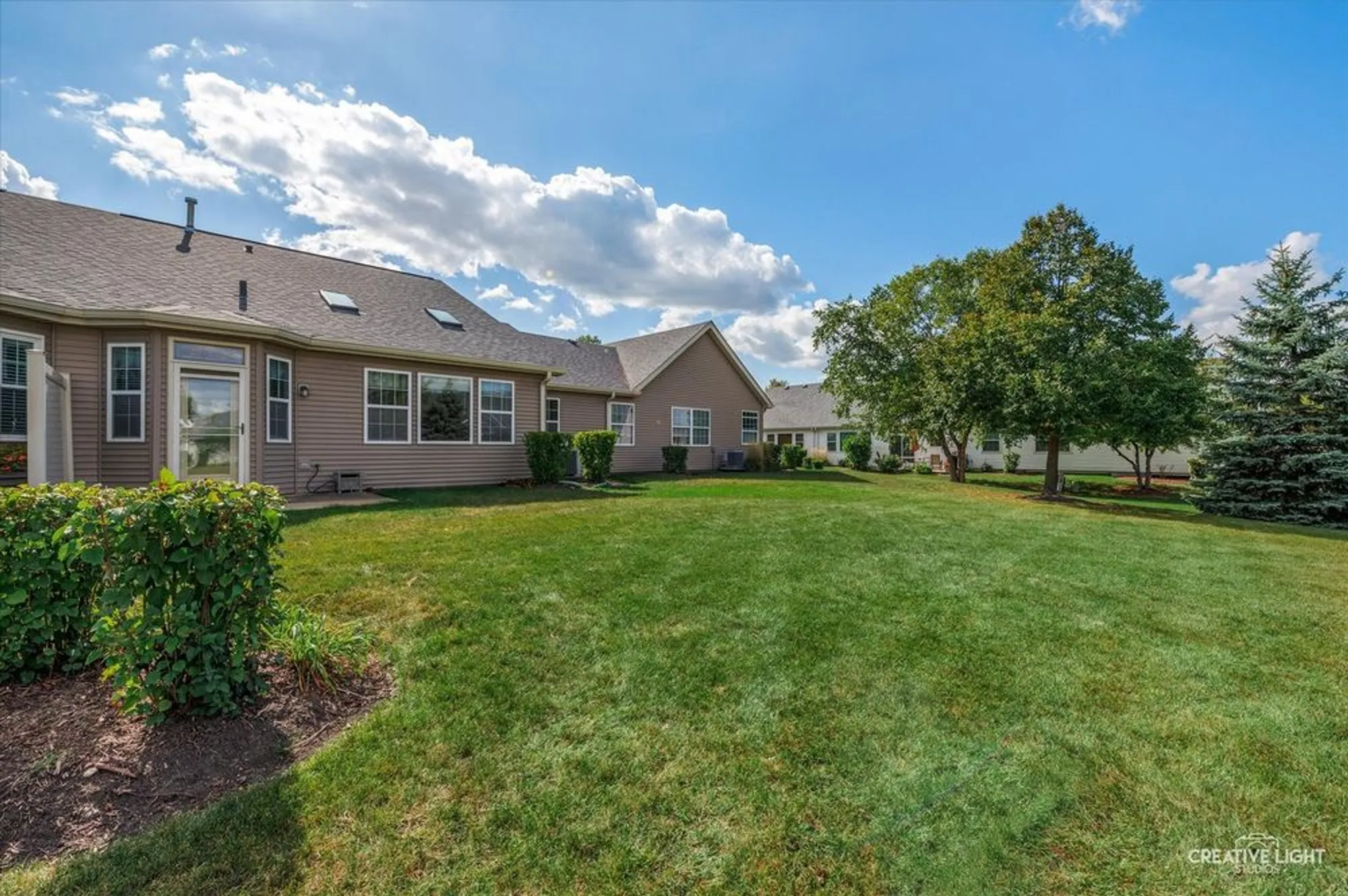 Property Slideshow image 20 of 24 | 21522 lake st clair dr, Crest Hill, IL, 60403