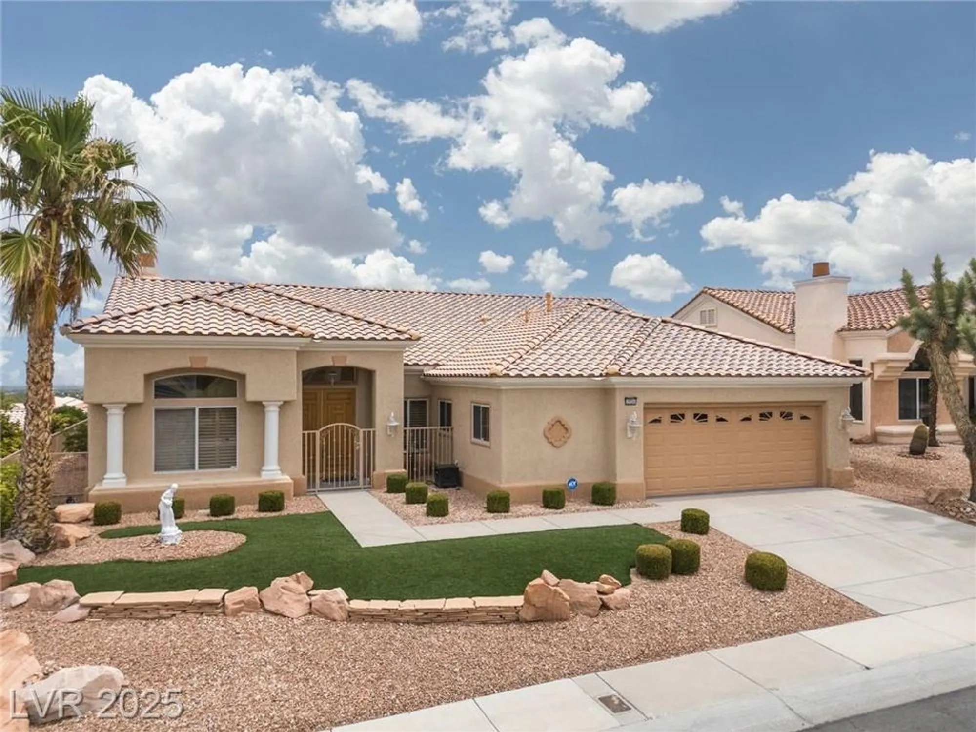 Property Slideshow image 3 of 67 | 2624 spalding dr, Las Vegas, NV, 89134