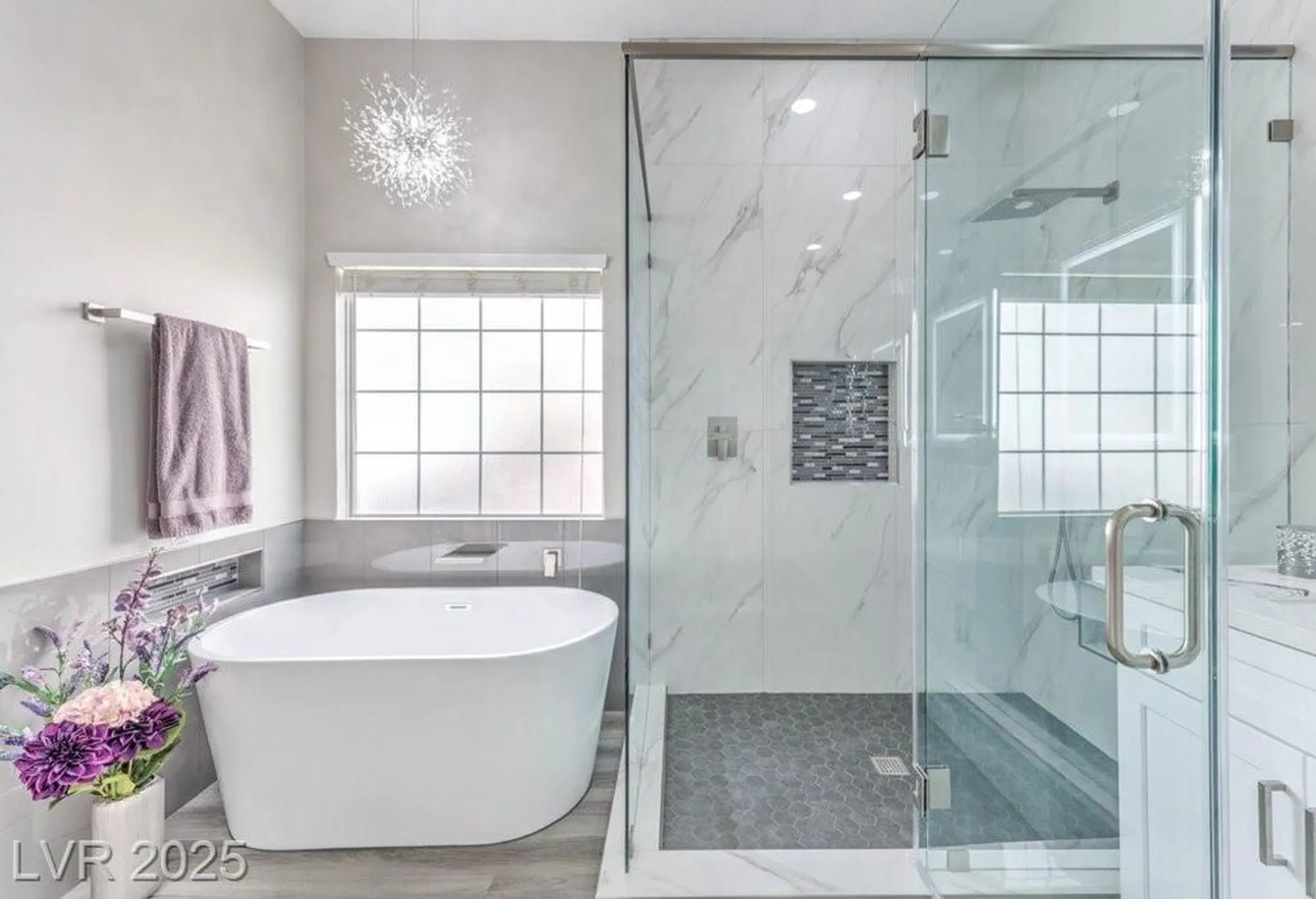 Property Slideshow image 31 of 63 | 5433 honey mesquite ln, Las Vegas, NV, 89130