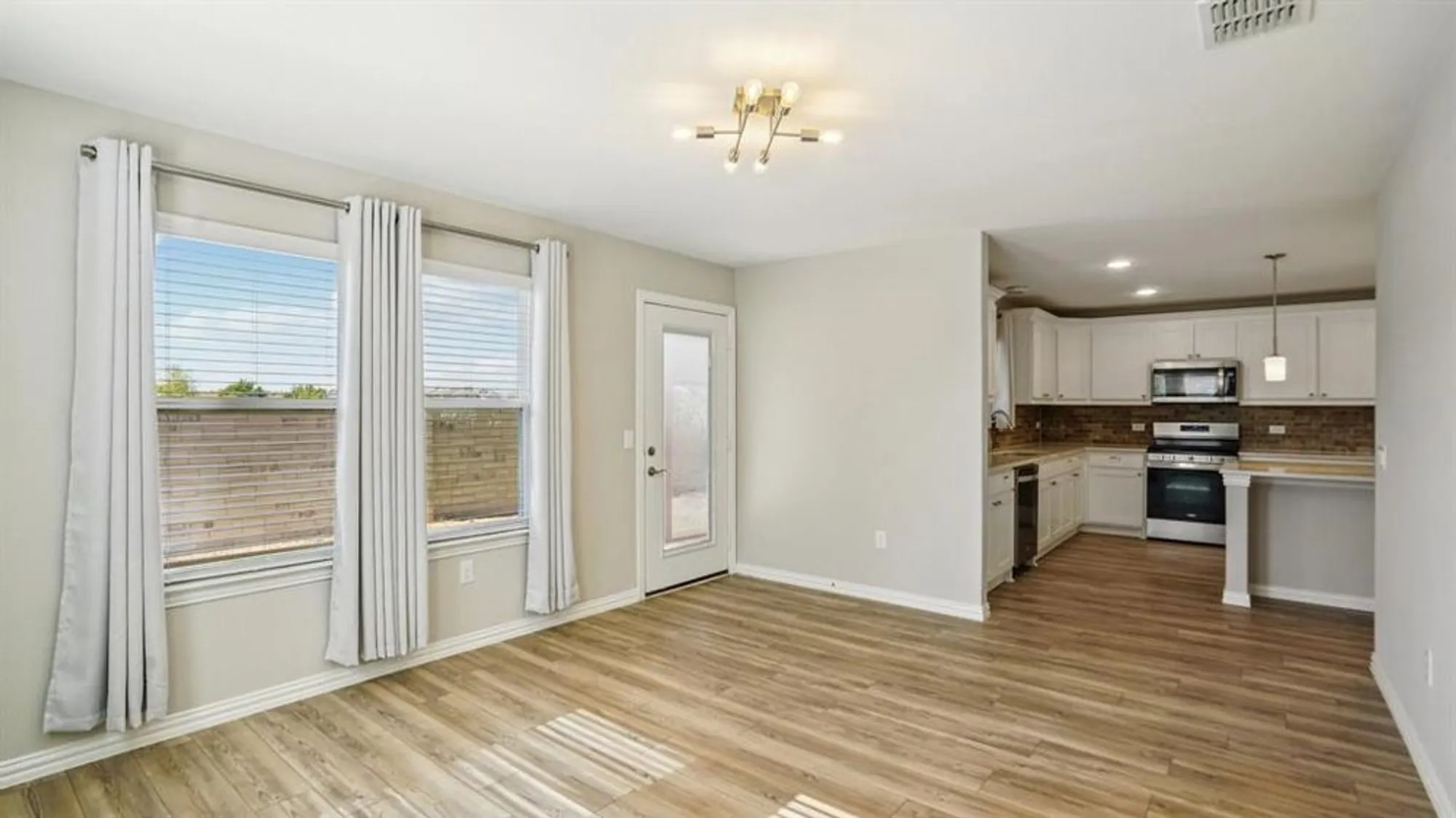 Property Slideshow image 15 of 40 | 9301 riverlight rd, Mckinney, TX, 75071