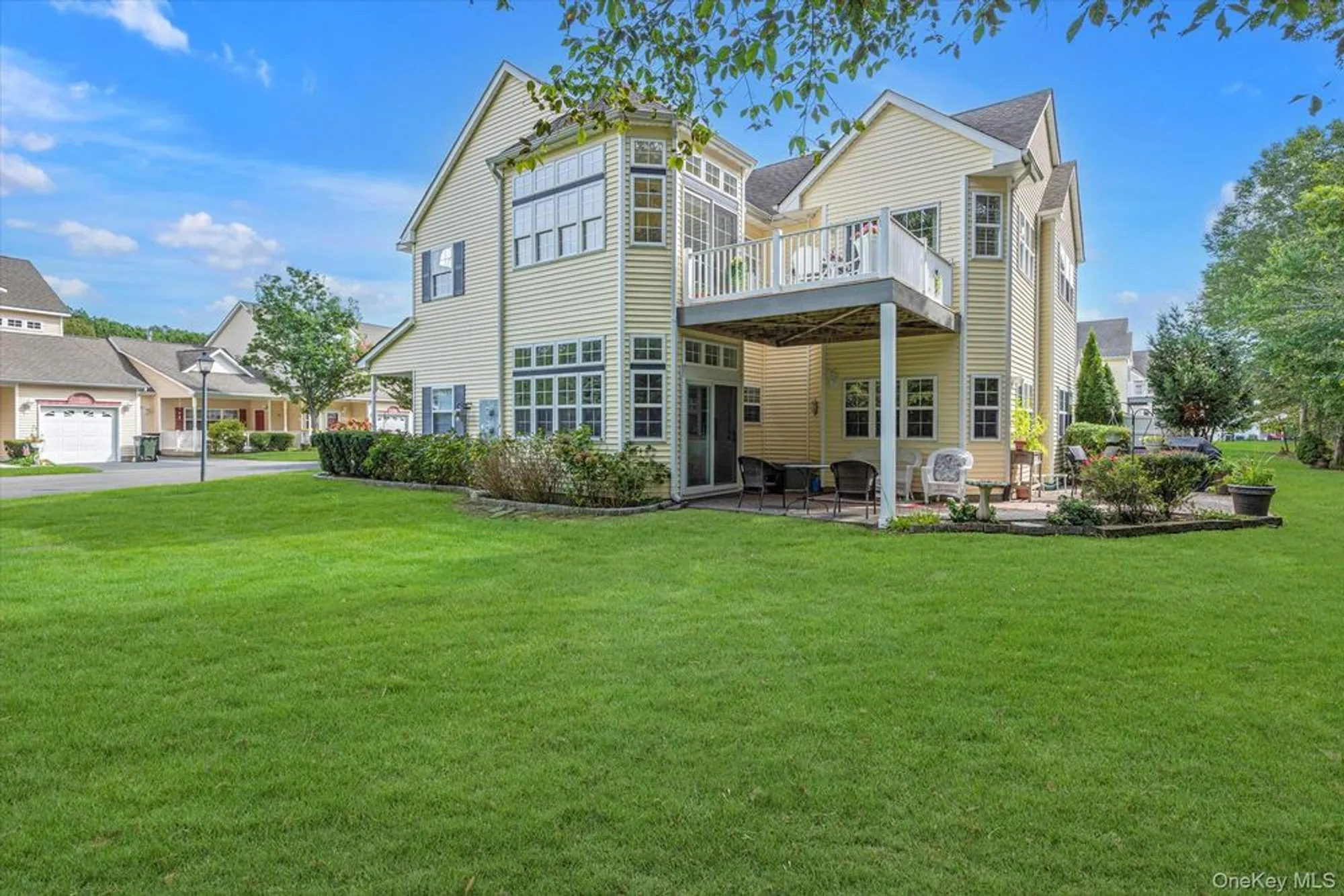 Property Slideshow image 18 of 23 | 4006 saint andrews ave, Riverhead, NY, 11901