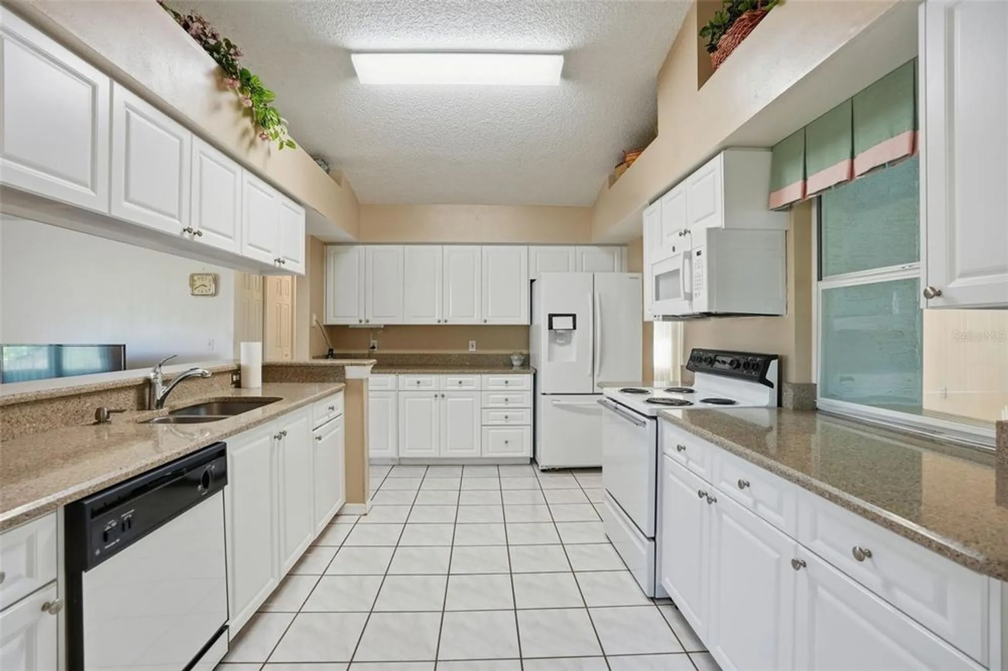 Property Slideshow image 9 of 29 | 2061 terrace view ln, Spring Hill, FL, 34606