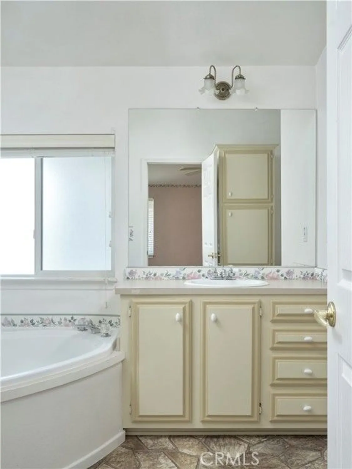 Property Slideshow image 16 of 20 | 820 farnsworth dr 206, Arroyo Grande, CA, 93420