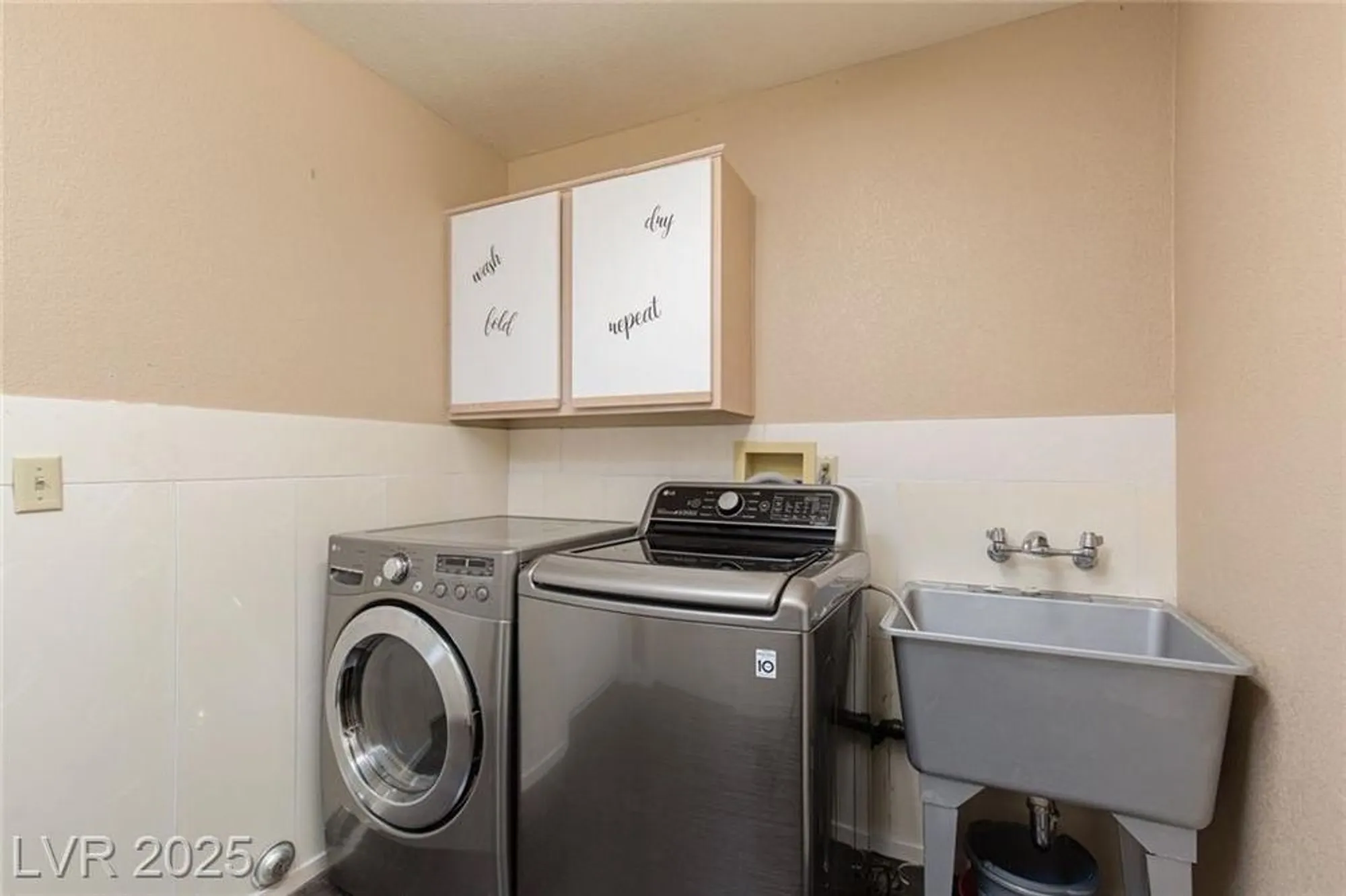 Property Slideshow image 21 of 33 | 9705 blue bell dr, Las Vegas, NV, 89134