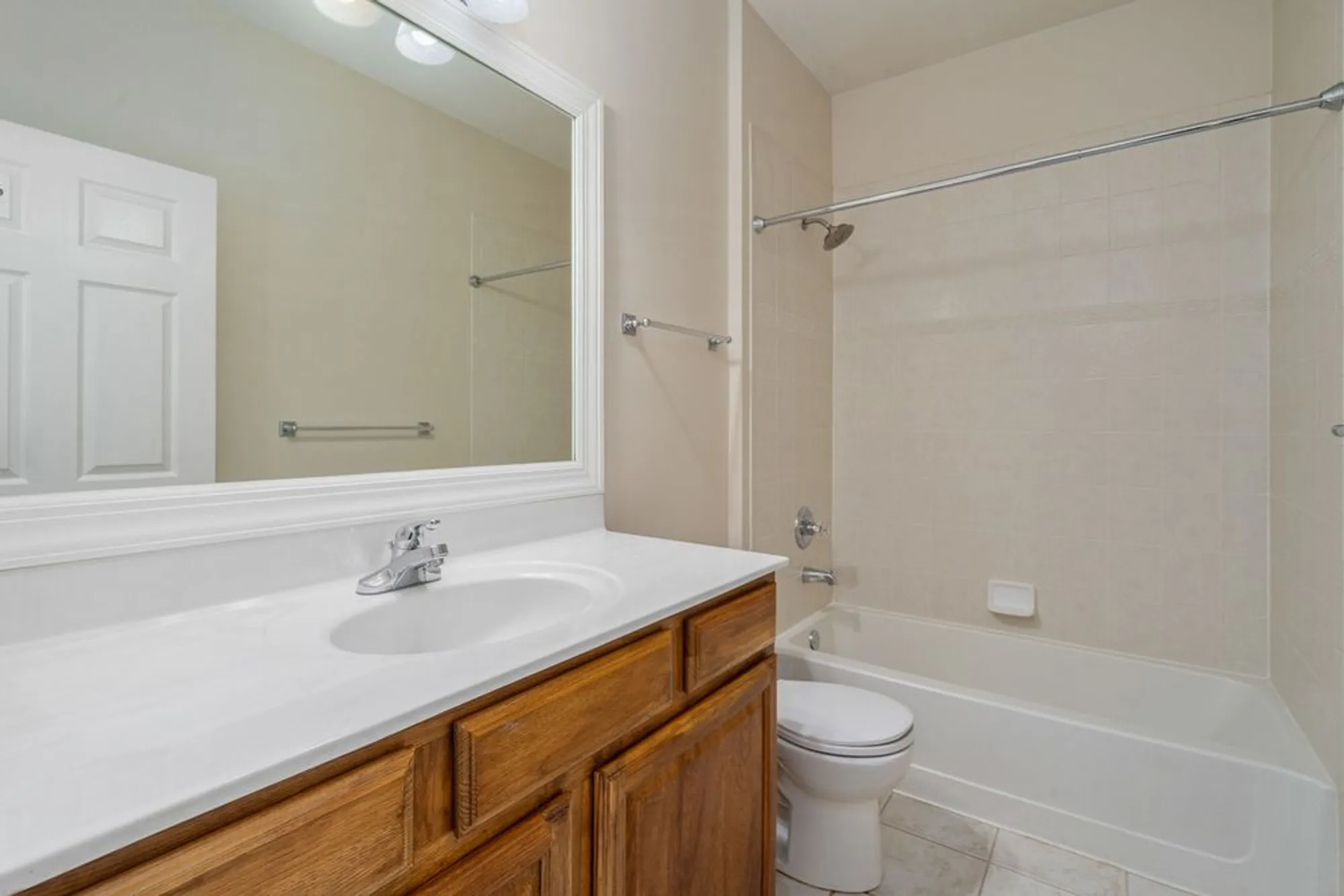 Property Slideshow image 21 of 39 | 1611 benzie cir, Romeoville, IL, 60446