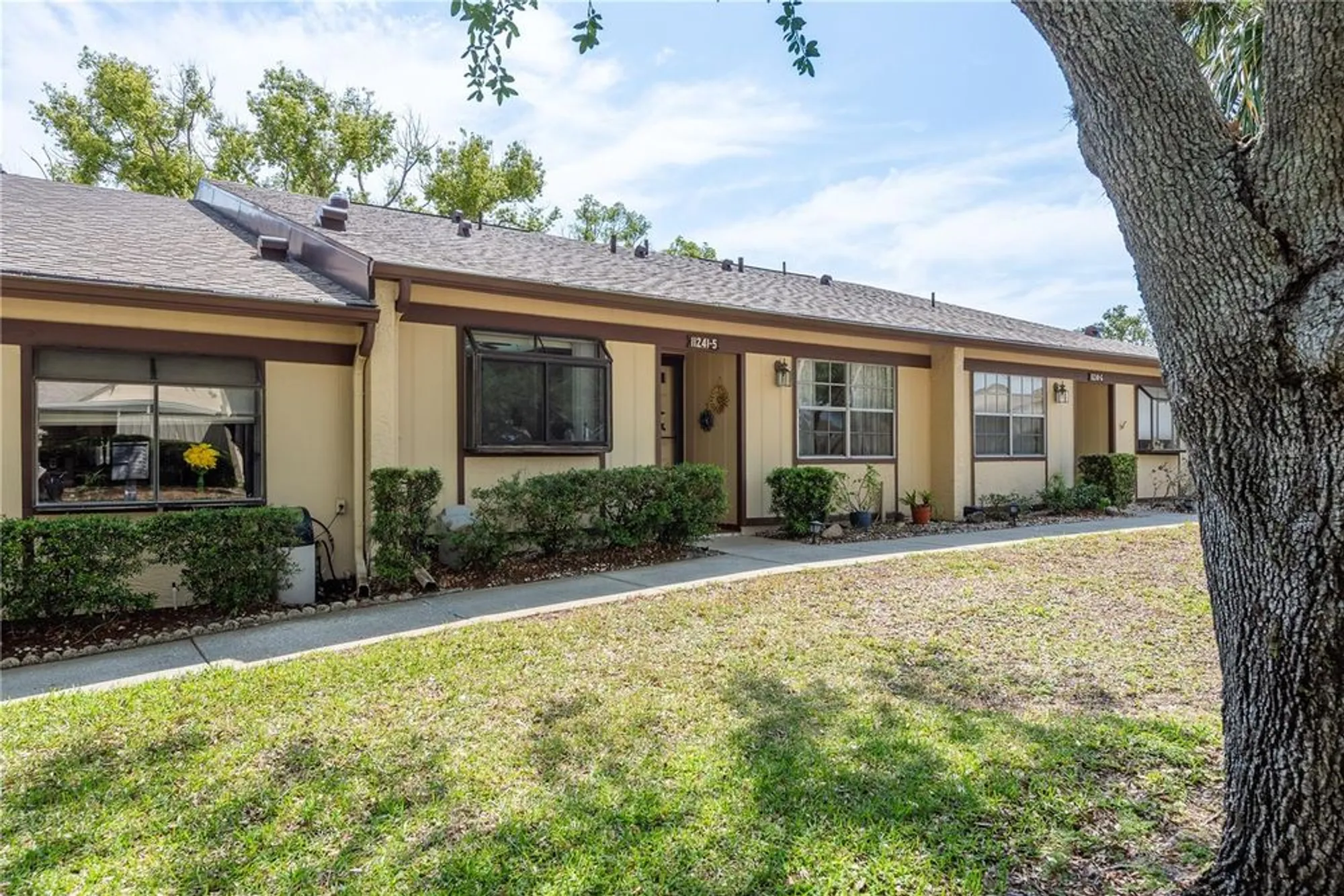 Property Slideshow image 4 of 49 | 11241 dollar lake dr 5, Port Richey, FL, 34668