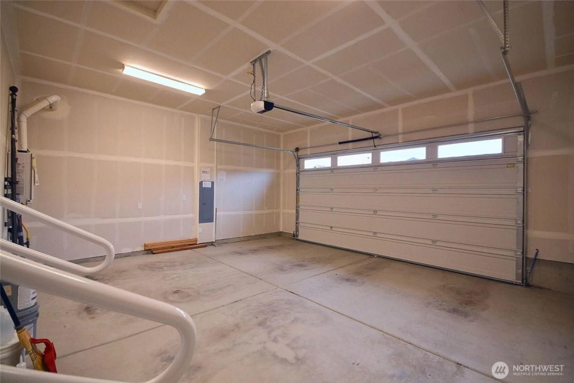 Property Slideshow image 25 of 40 | 3310 okanogan ct, Lacey, WA, 98513