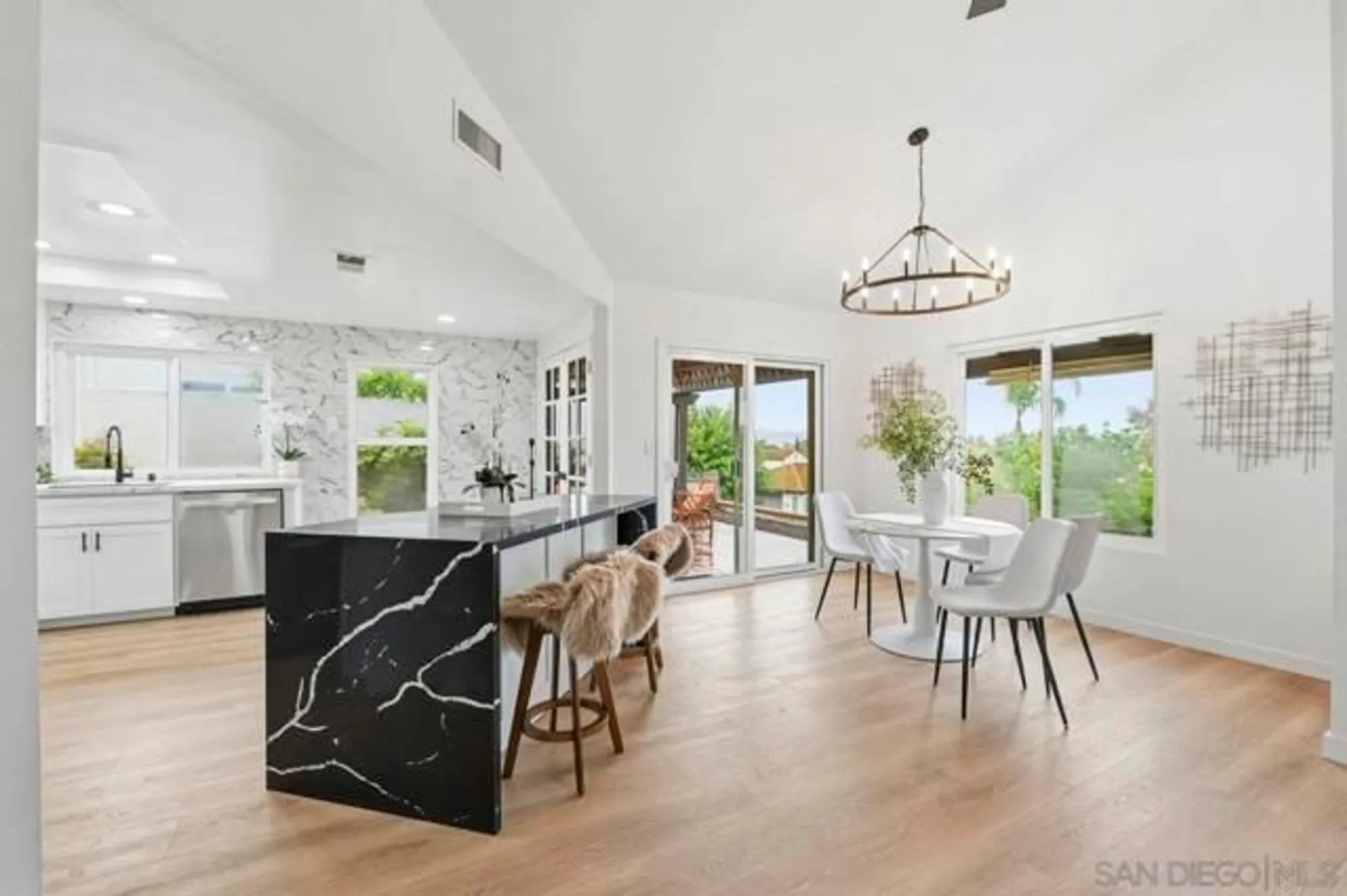 Property Slideshow image 7 of 39 | 17676 corte sobrado, San Diego, CA, 92128