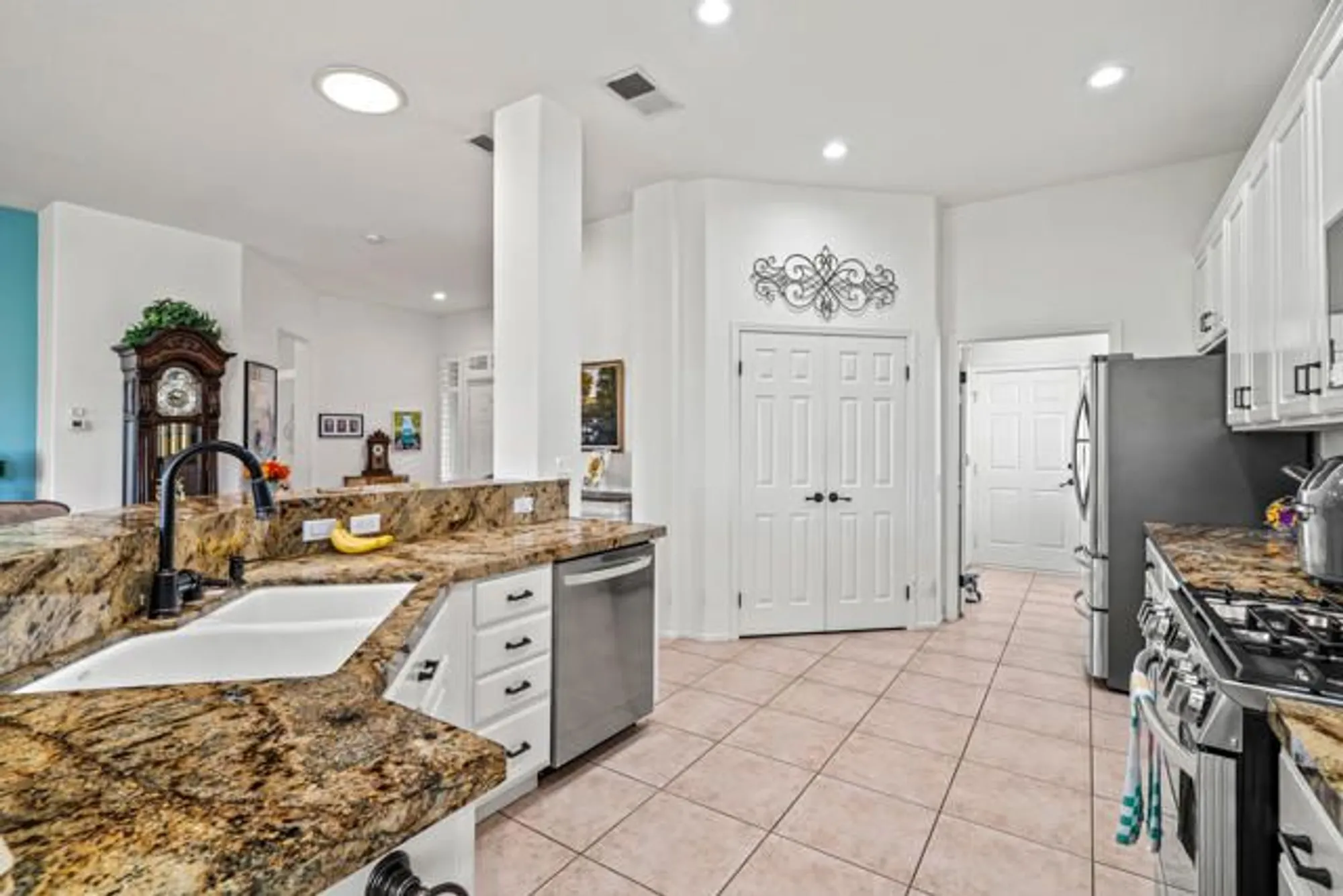 Property Slideshow image 18 of 48 | 80474 muirfield dr, Indio, CA, 92201
