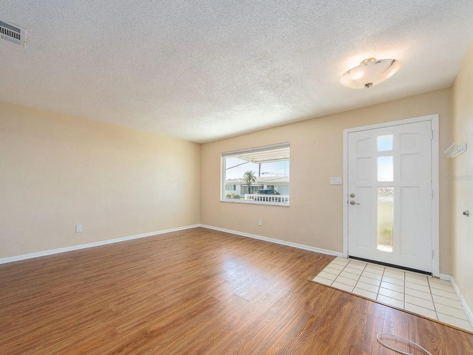 Property Slideshow image 5 of 30 | 9157 140th way, Seminole, FL, 33776