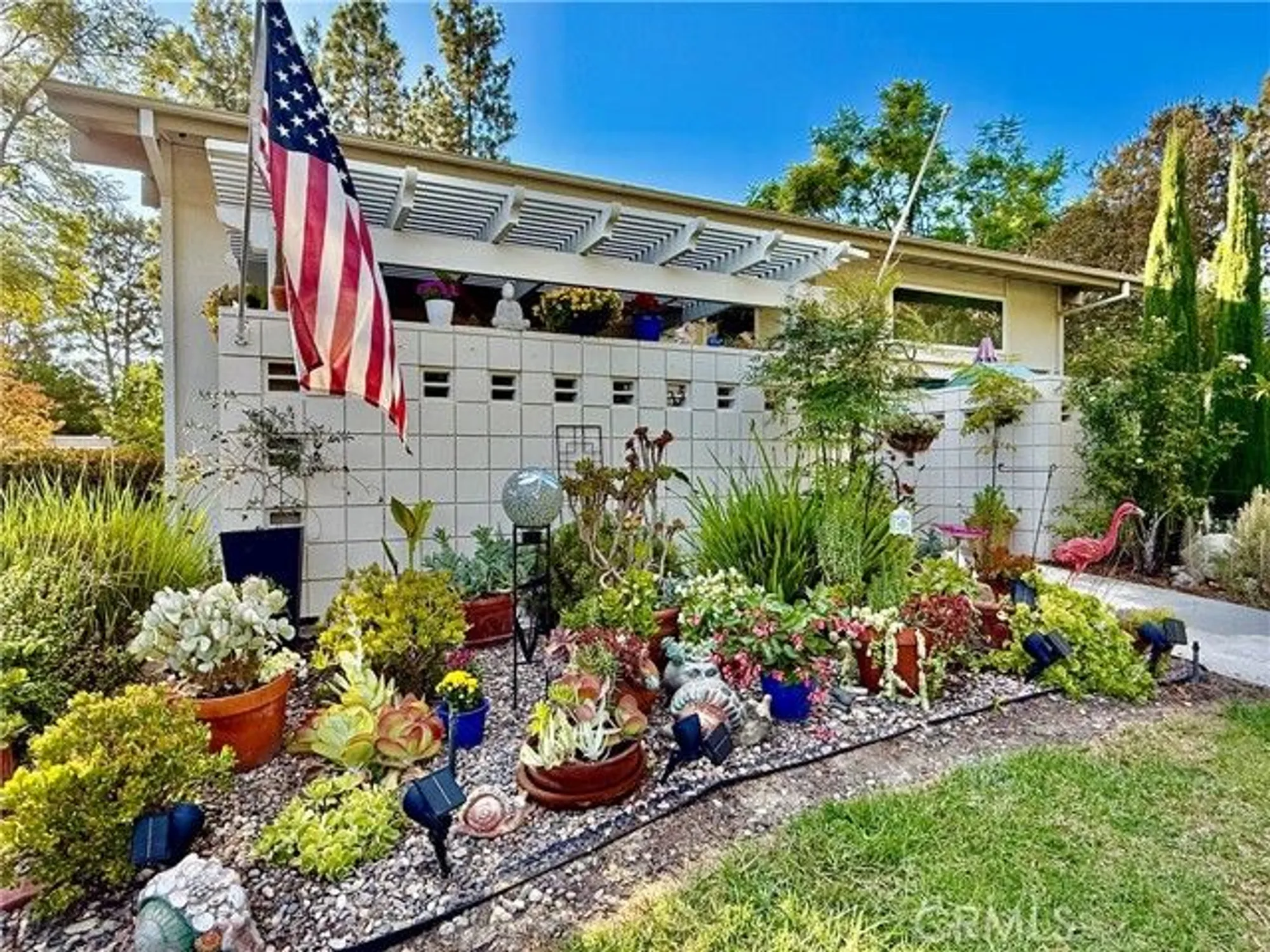 Property Slideshow image 1 of 30 | 199 avenida majorca c, Laguna Woods, CA, 92637