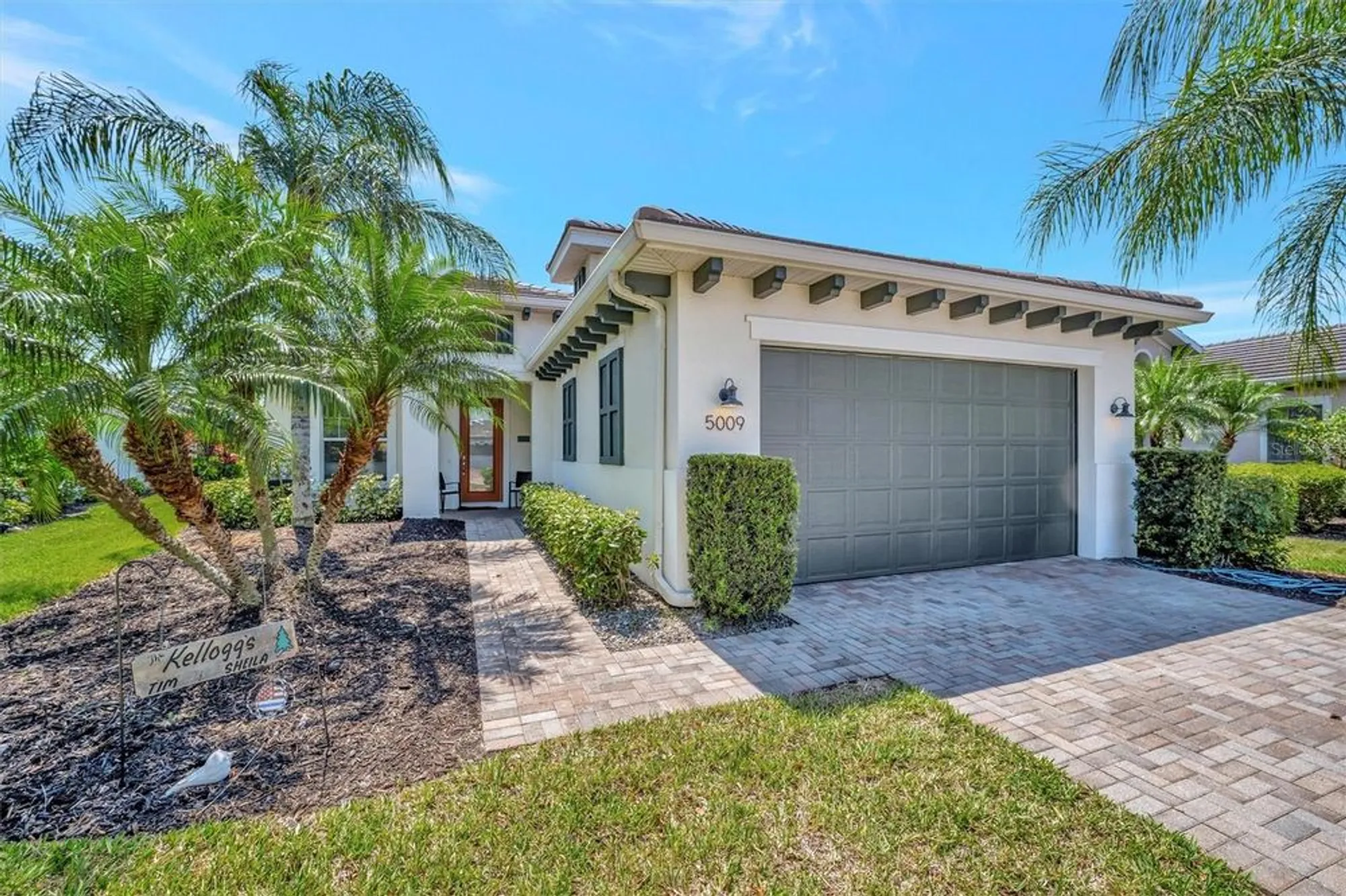 Property Slideshow image 5 of 78 | 5009 lake overlook ave, Bradenton, FL, 34208