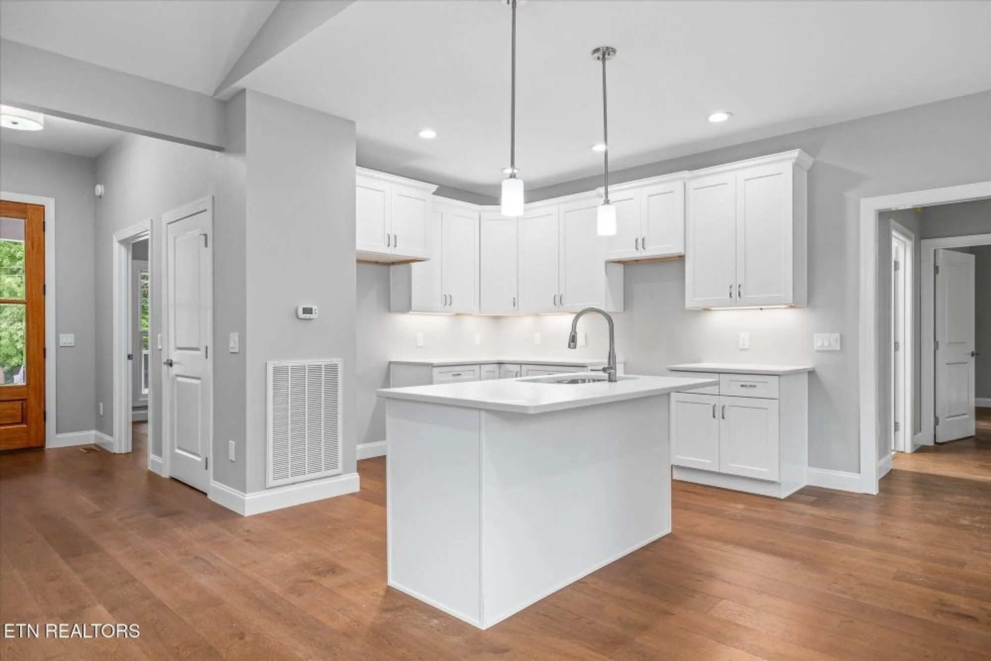 Property Slideshow image 12 of 43 | 145 lakeside dr, Crossville, TN, 38558