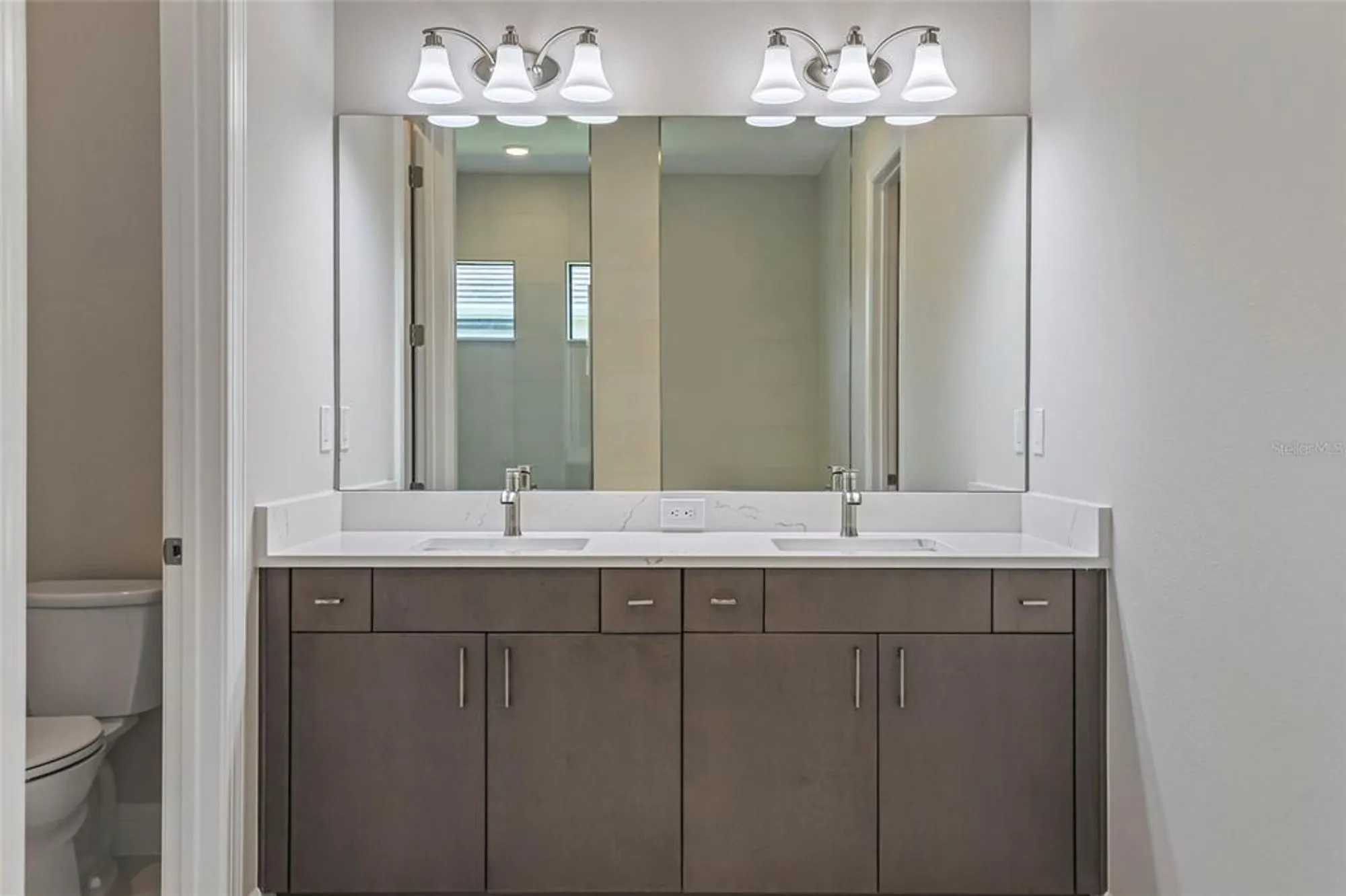 Property Slideshow image 36 of 80 | 4918 kiva cir, Lakewood Ranch, FL, 34211