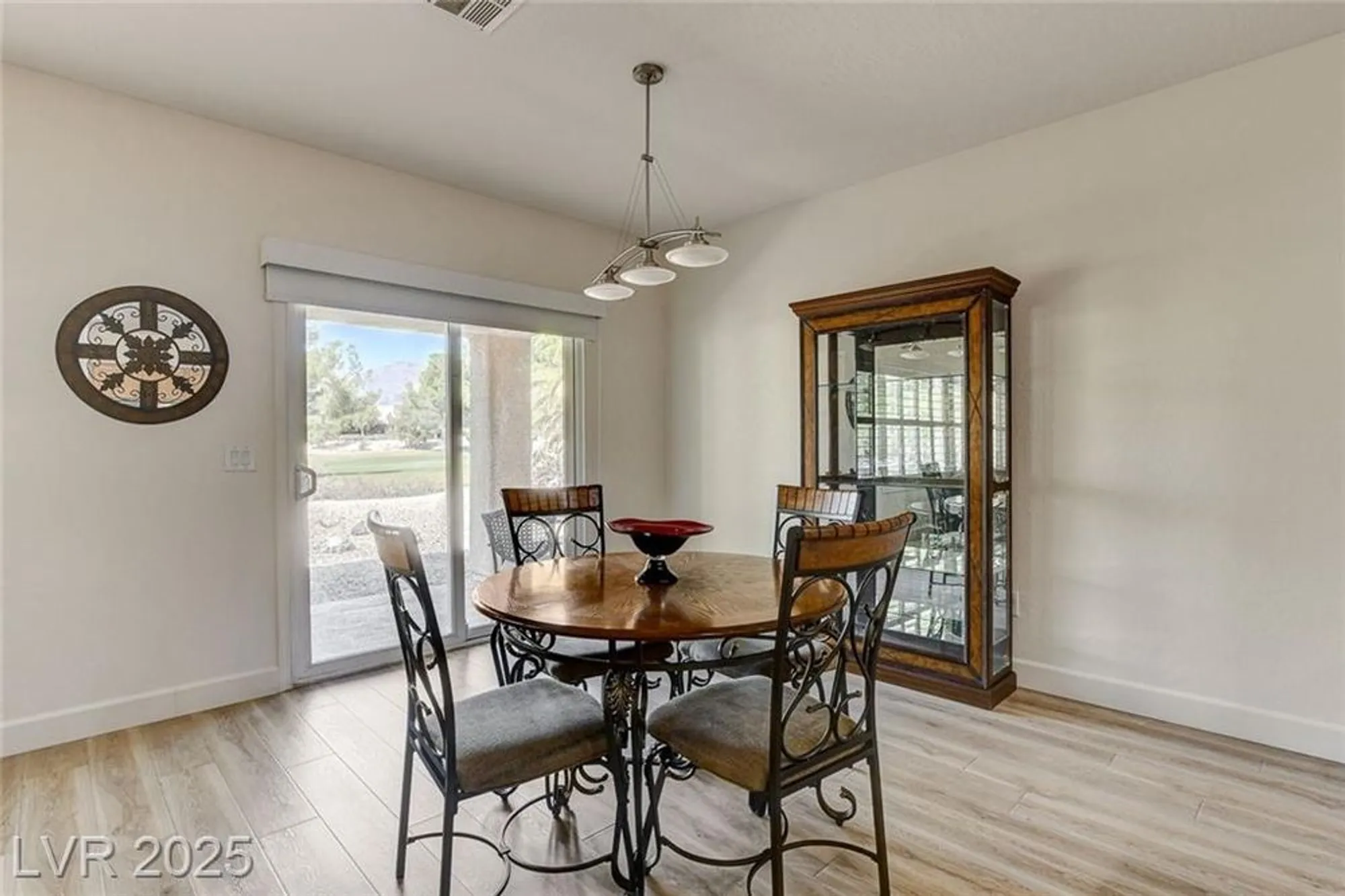 Property Slideshow image 13 of 64 | 7873 broadwing dr, North Las Vegas, NV, 89084