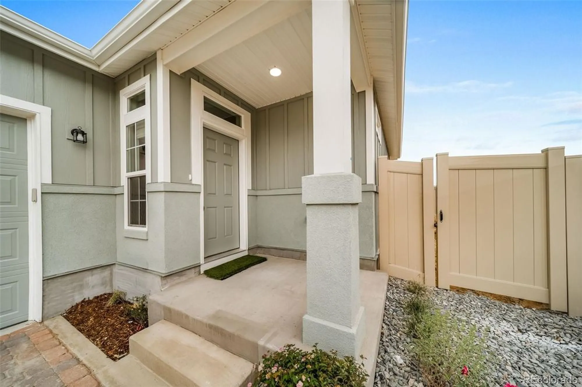 Property Slideshow image 3 of 16 | 21905 e 51st dr, Aurora, CO, 80019