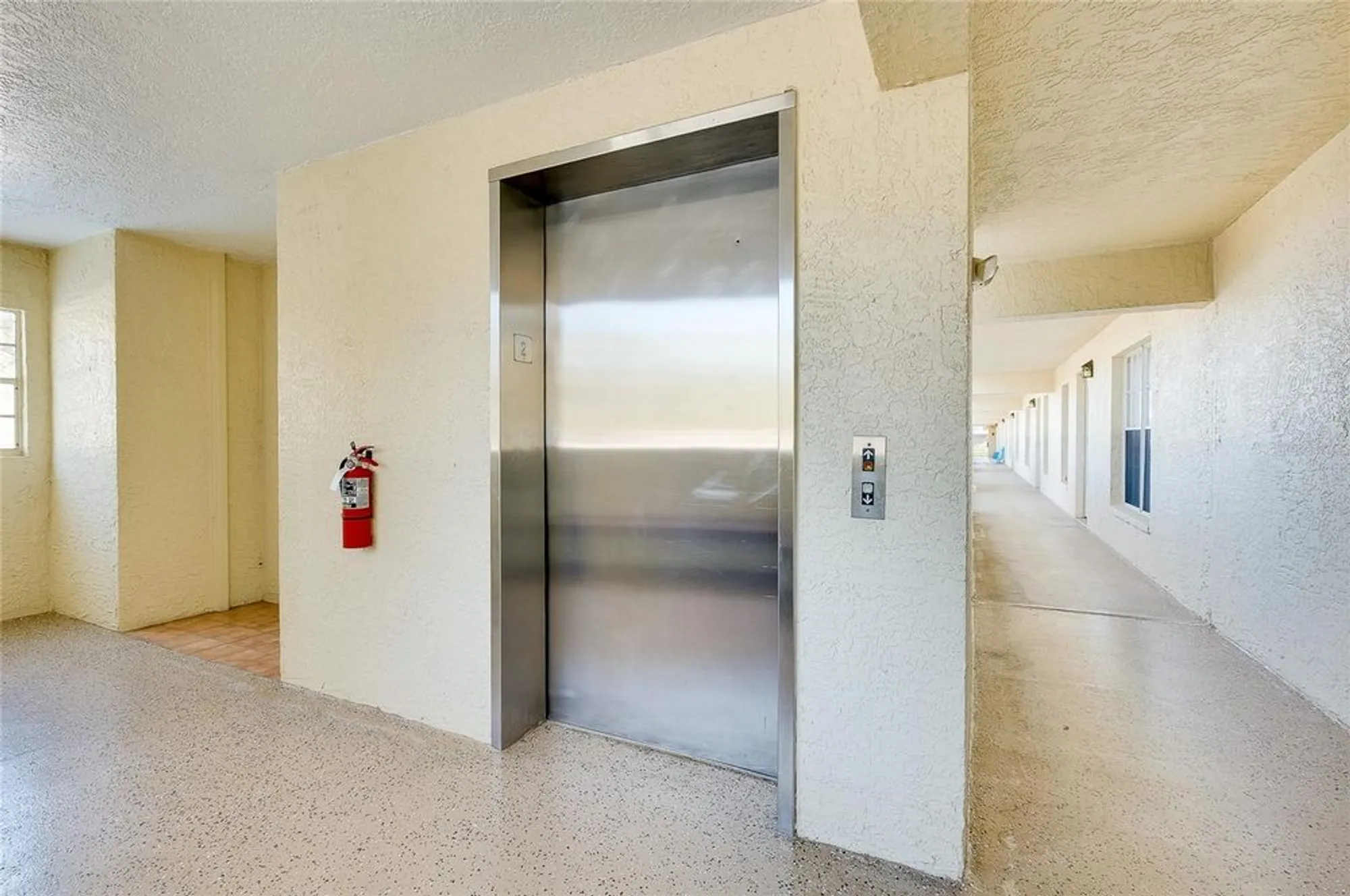 Property Slideshow image 6 of 90 | 929 wexford blvd # 929, Venice, FL, 34293