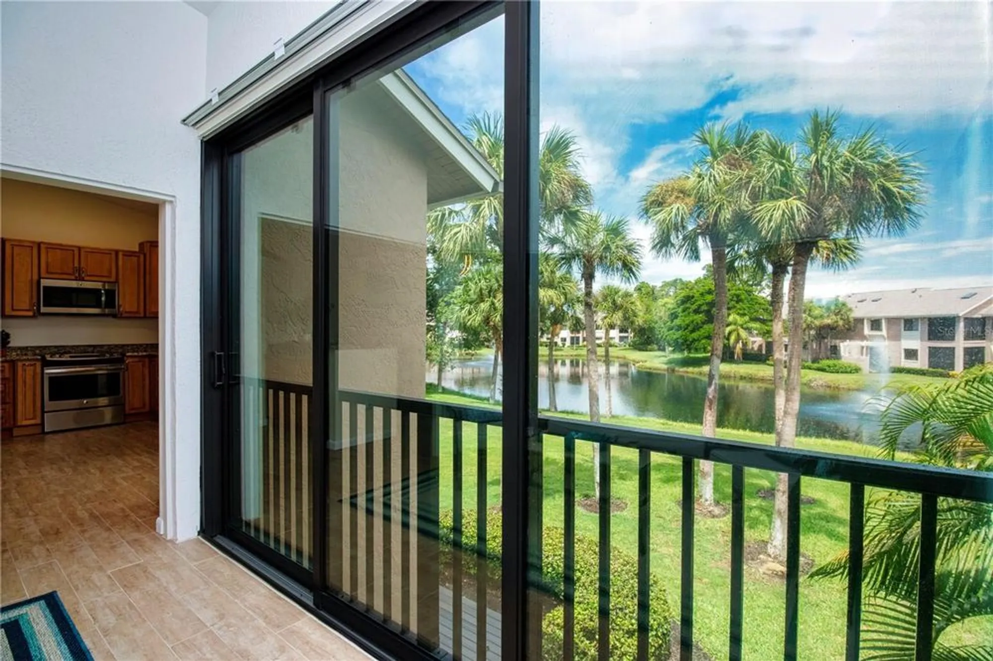 Property Slideshow image 10 of 39 | 5273 heron way # 202, Sarasota, FL, 34231