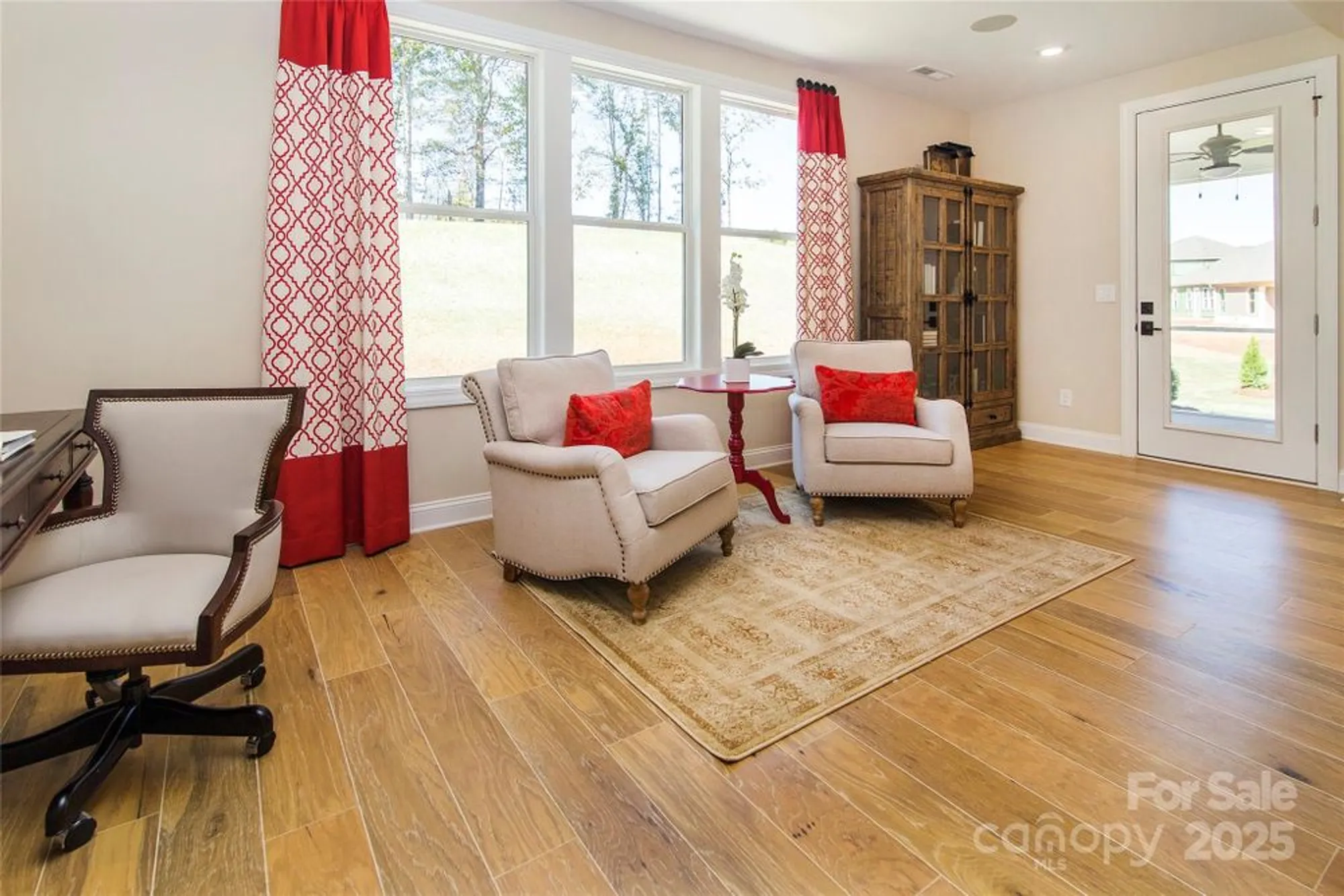 Property Slideshow image 18 of 34 | 8941 silver springs ct, Charlotte, NC, 28215