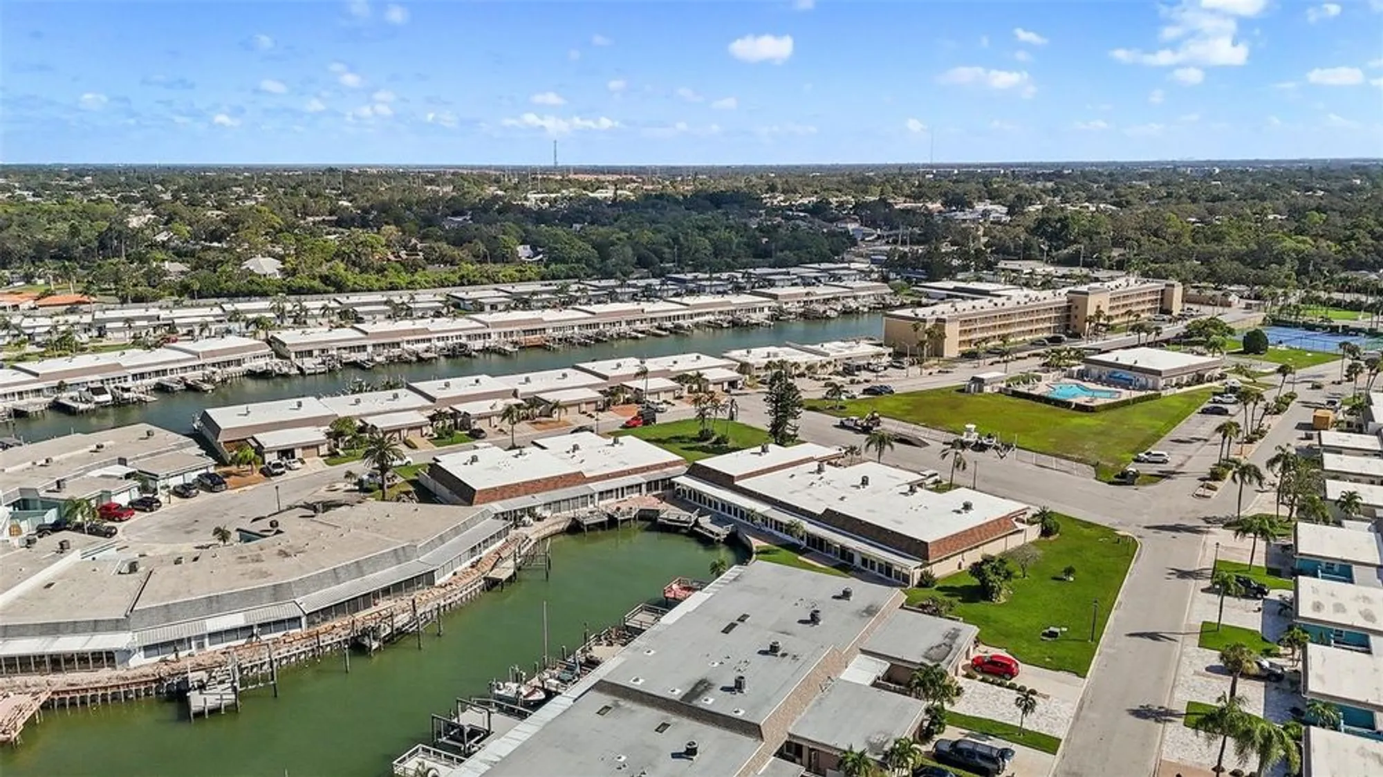 Property Slideshow image 37 of 40 | 325 boca ciega point blvd, St Petersburg, FL, 33708