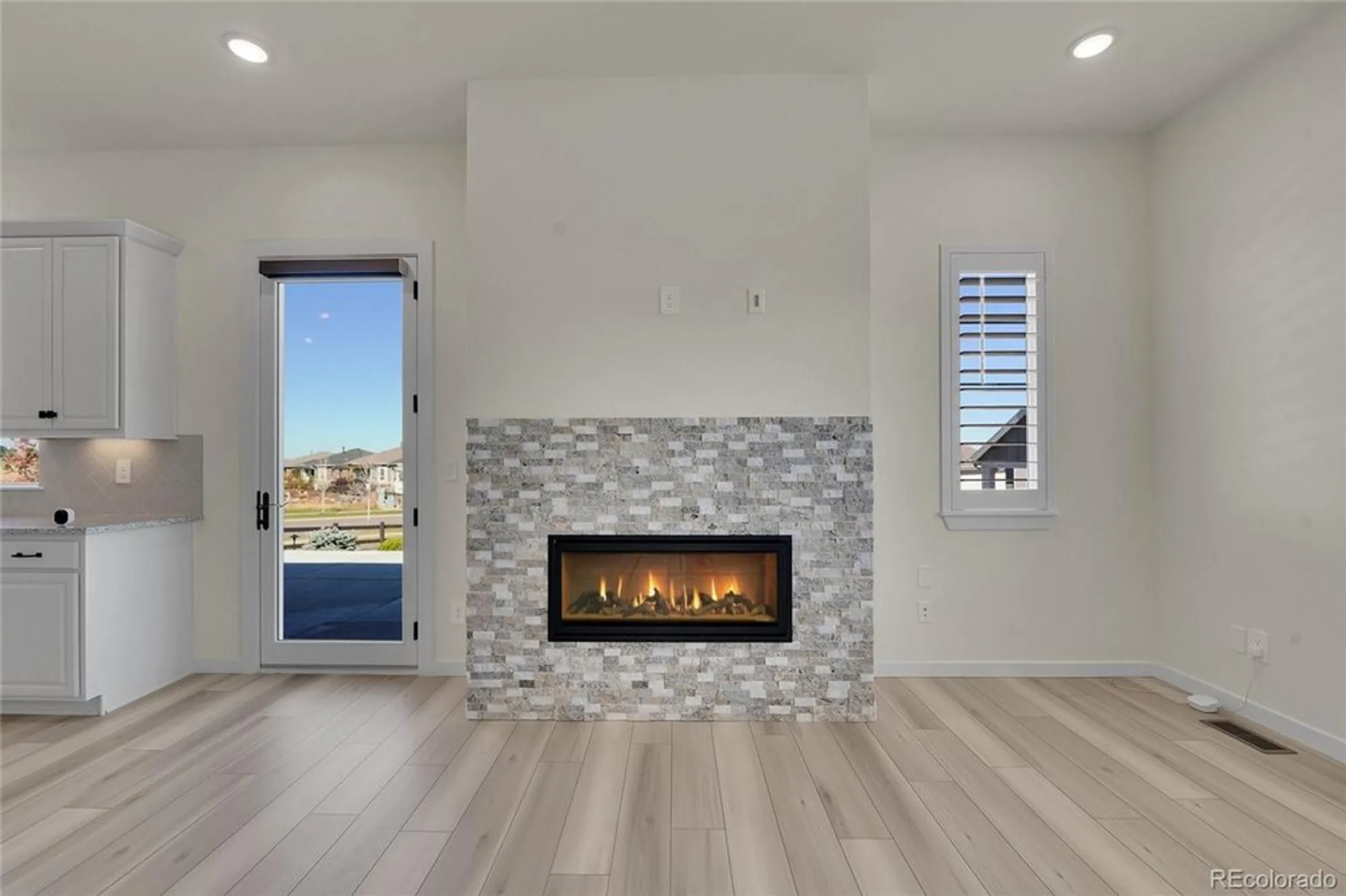 Property Slideshow image 9 of 44 | 8538 s quatar st, Aurora, CO, 80016