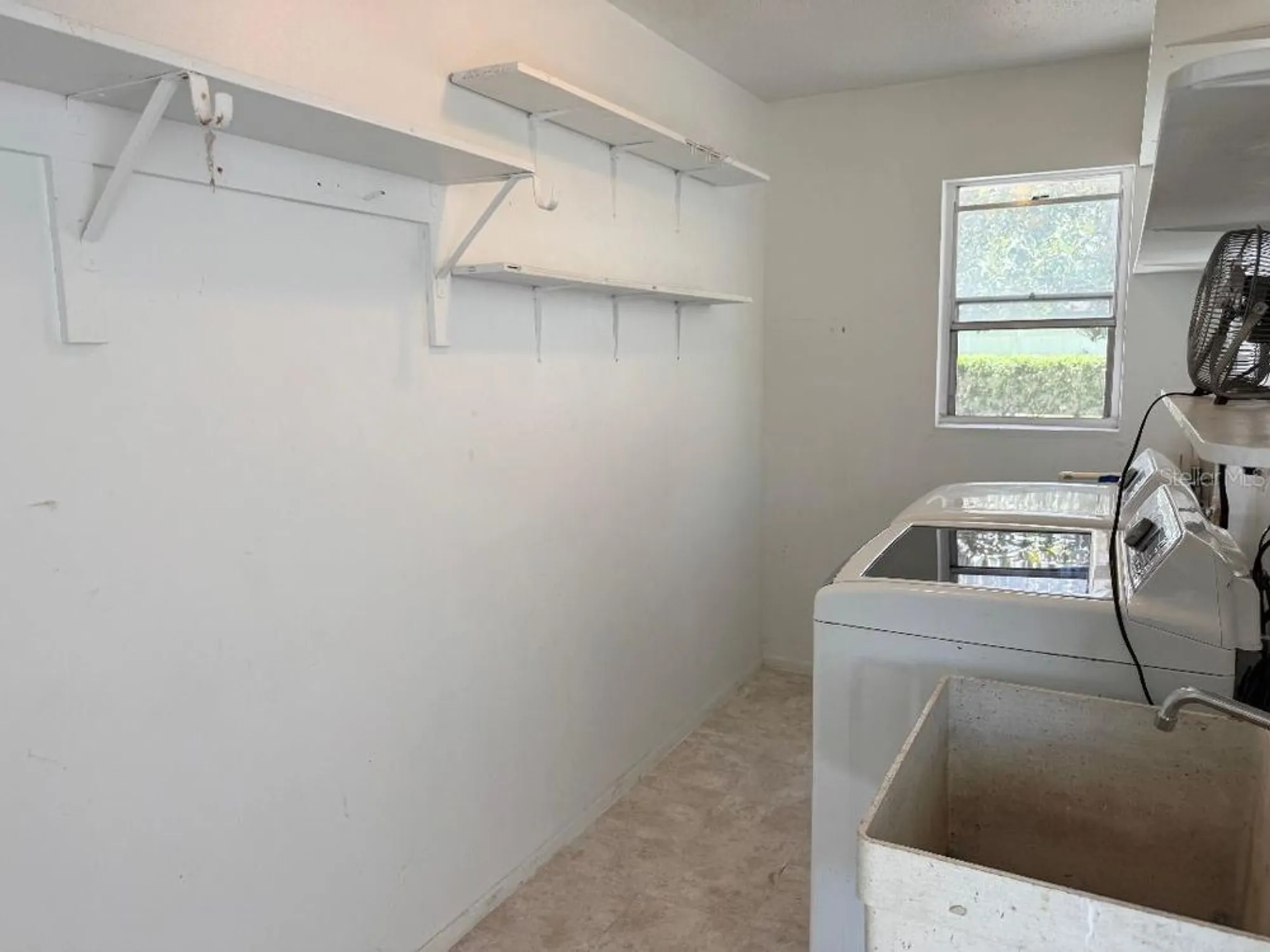 Property Slideshow image 16 of 26 | 5531 riverbluff cir # v9, Sarasota, FL, 34231