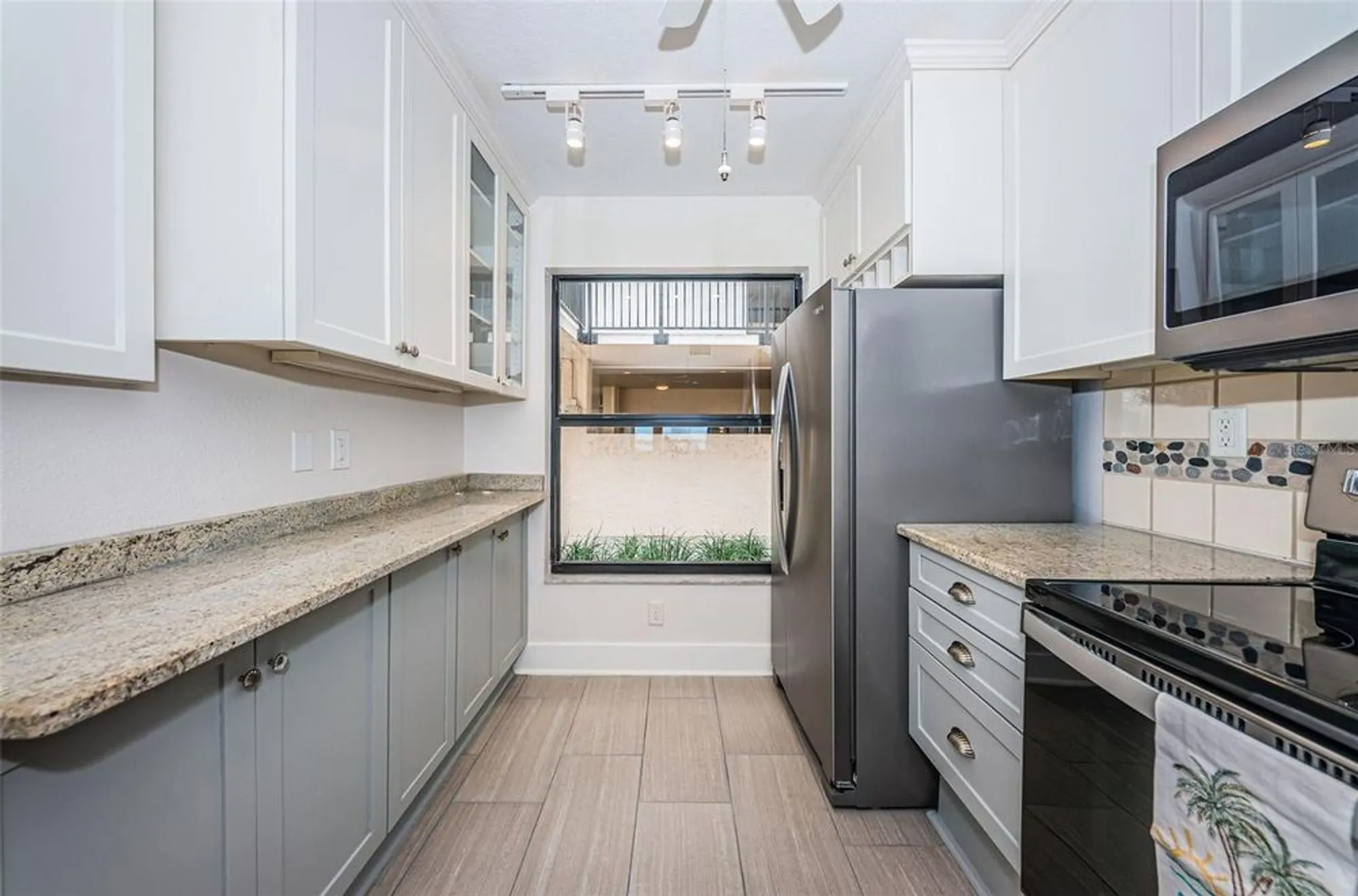 Property Slideshow image 13 of 63 | 6145 sun blvd apt 107, St Petersburg, FL, 33715