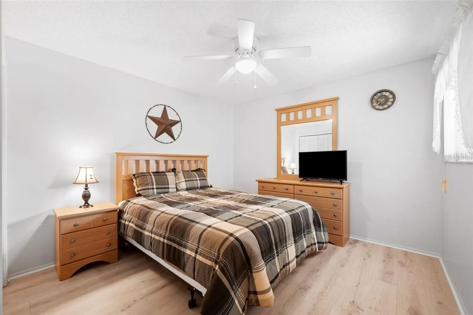 Property Slideshow image 11 of 17 | 4557 glen holw, New Port Richey, FL, 34653