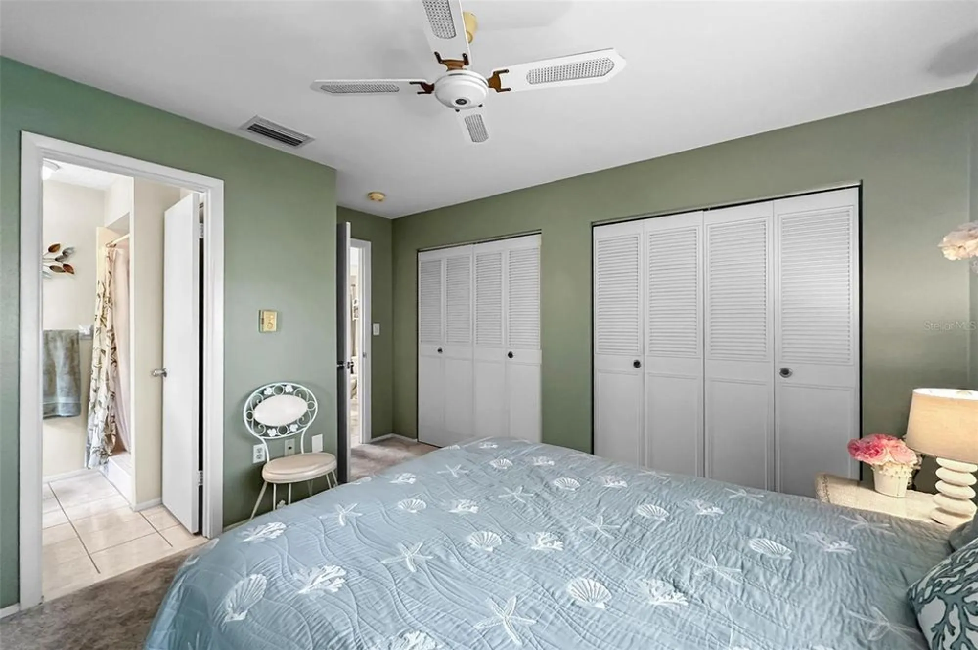 Property Slideshow image 17 of 50 | 1055 loch haven dr, Dunedin, FL, 34698